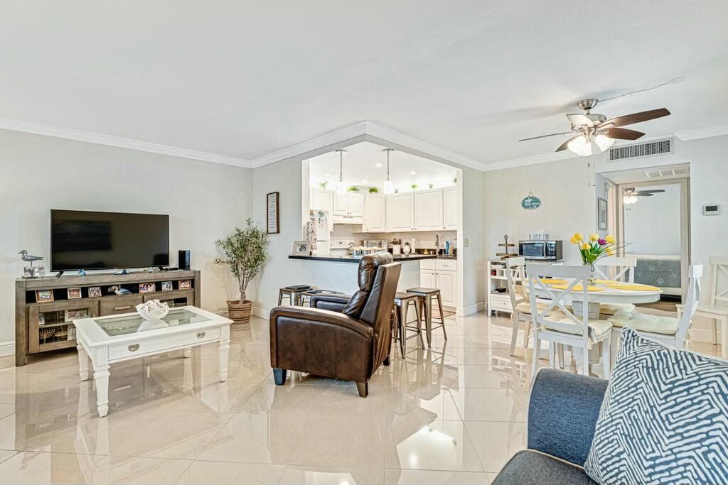 350 Tuscany G, Delray Beach, FL 33446 — photo 2 of 16