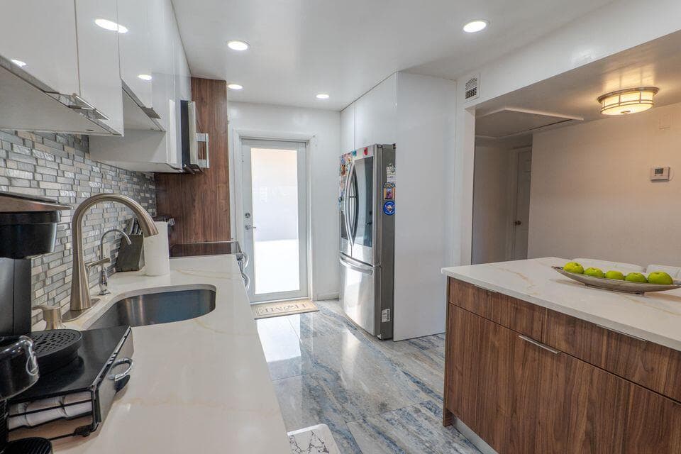 2801 N Palm Aire Drive N 410, Pompano Beach, FL 33069 — photo 5 of 19