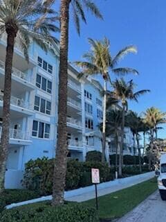 701 SE 21st Avenue 302, Deerfield Beach, FL 33441 — photo 8 of 52