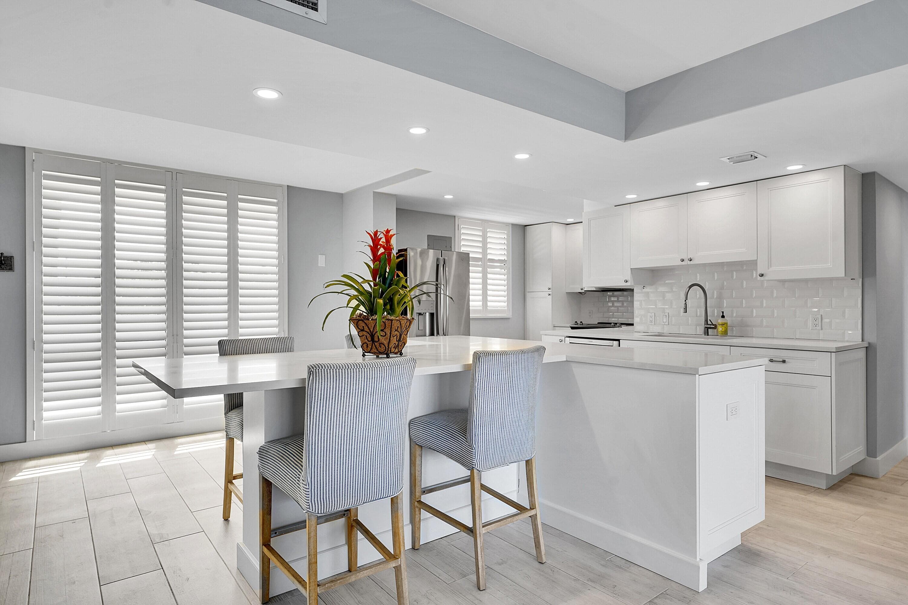 134 Lakeshore Drive 316, North Palm Beach, FL 33408 — photo 3 of 30