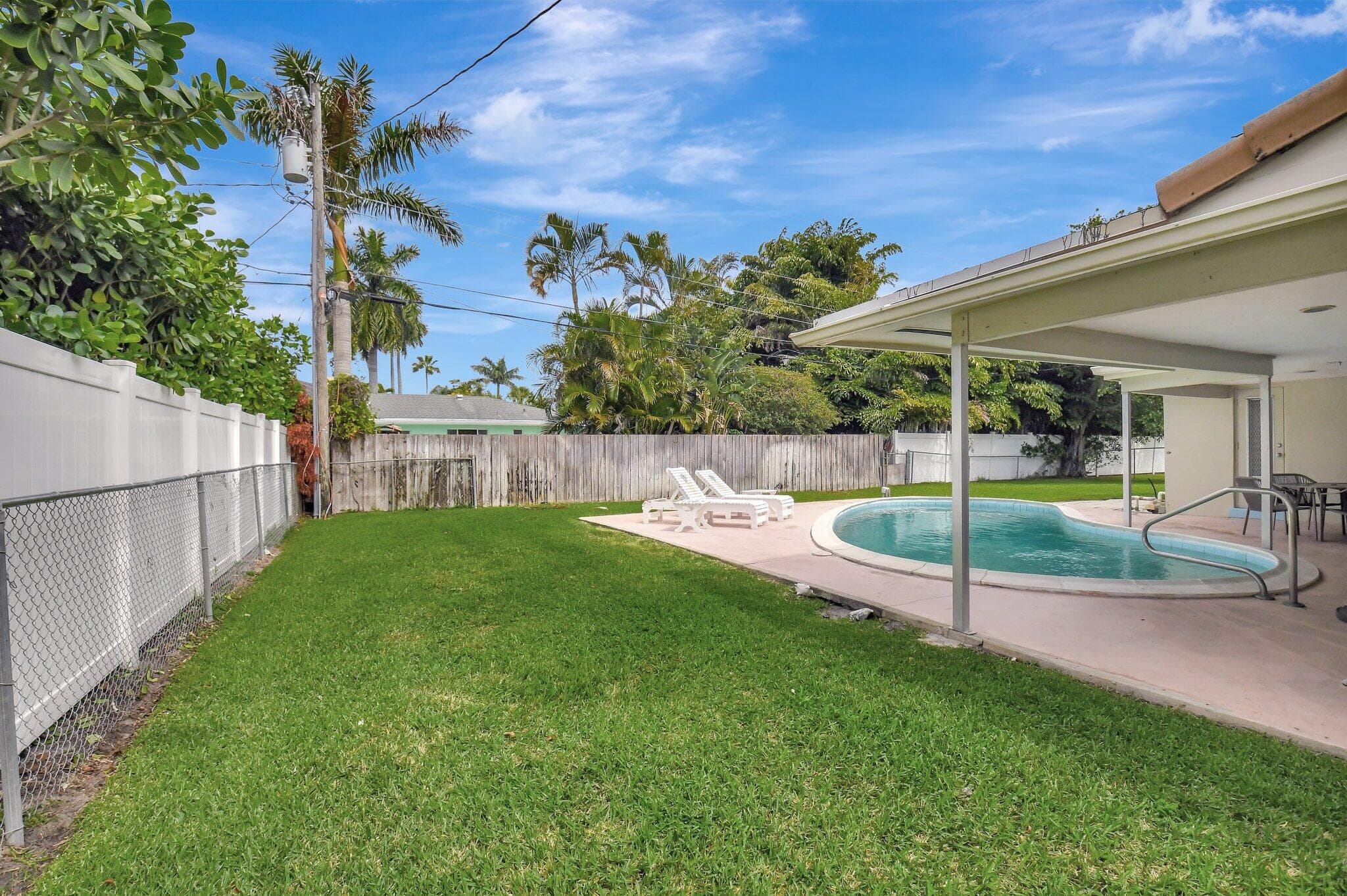 625 Sunshine Drive, Delray Beach, FL 33444 — photo 4 of 44