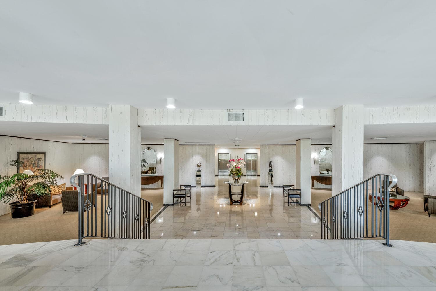 2295 S Ocean Boulevard 404, Palm Beach, FL 33480 — photo 3 of 37