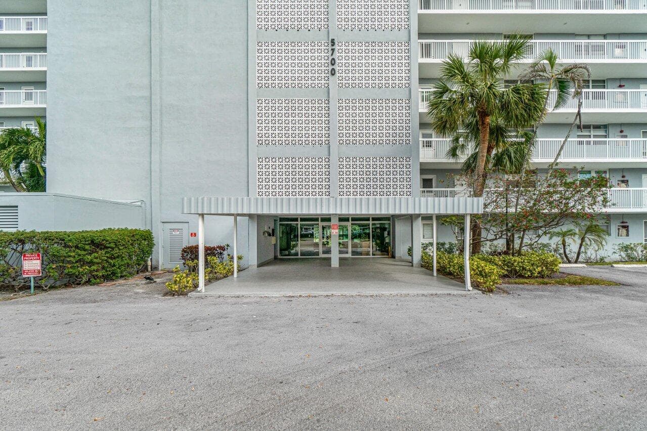 5700 NW 2nd Avenue 401, Boca Raton, FL 33487 — photo 5 of 30