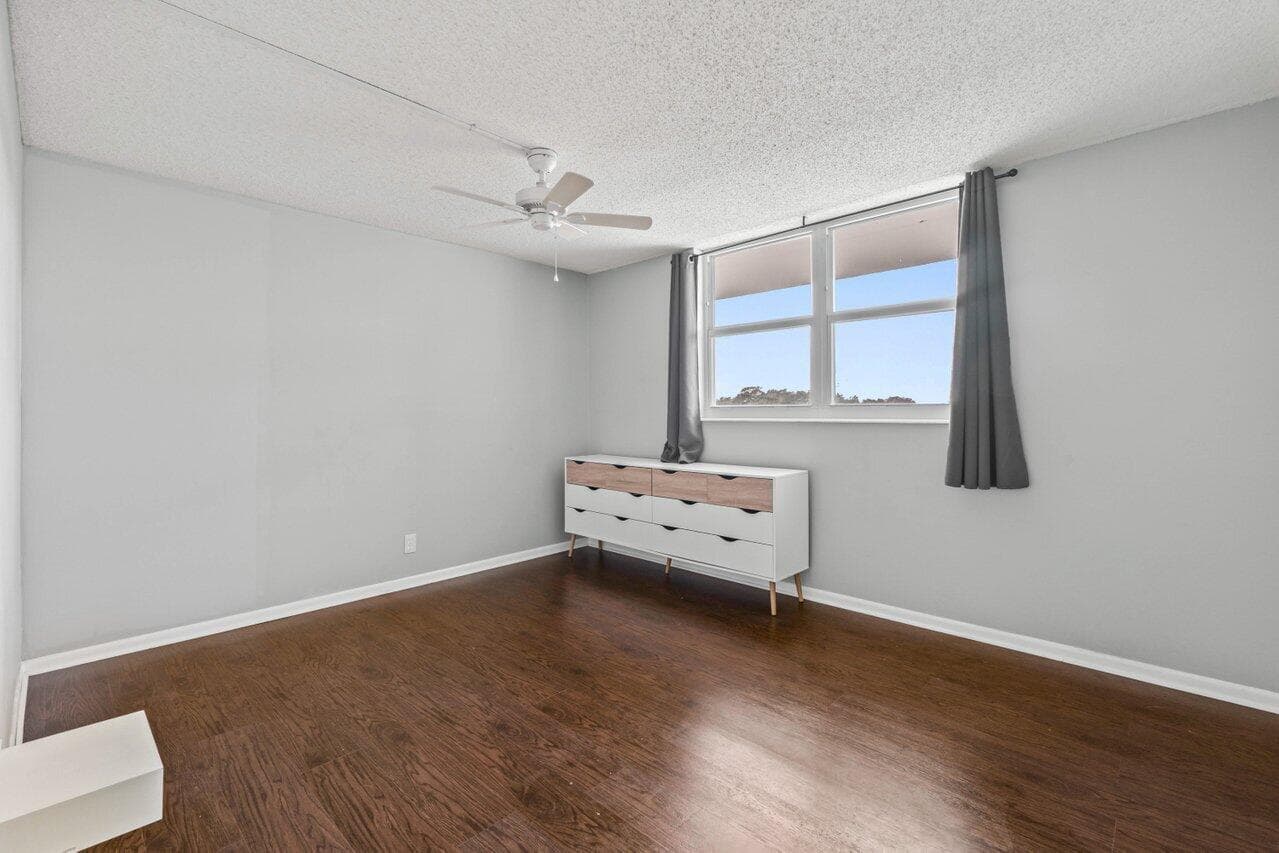 5700 NW 2nd Avenue 401, Boca Raton, FL 33487 — photo 11 of 30
