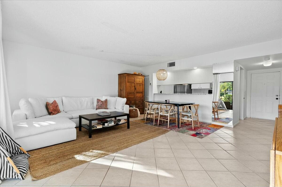 11863 Wimbledon Circle 446, Wellington, FL 33414 — photo 7 of 53