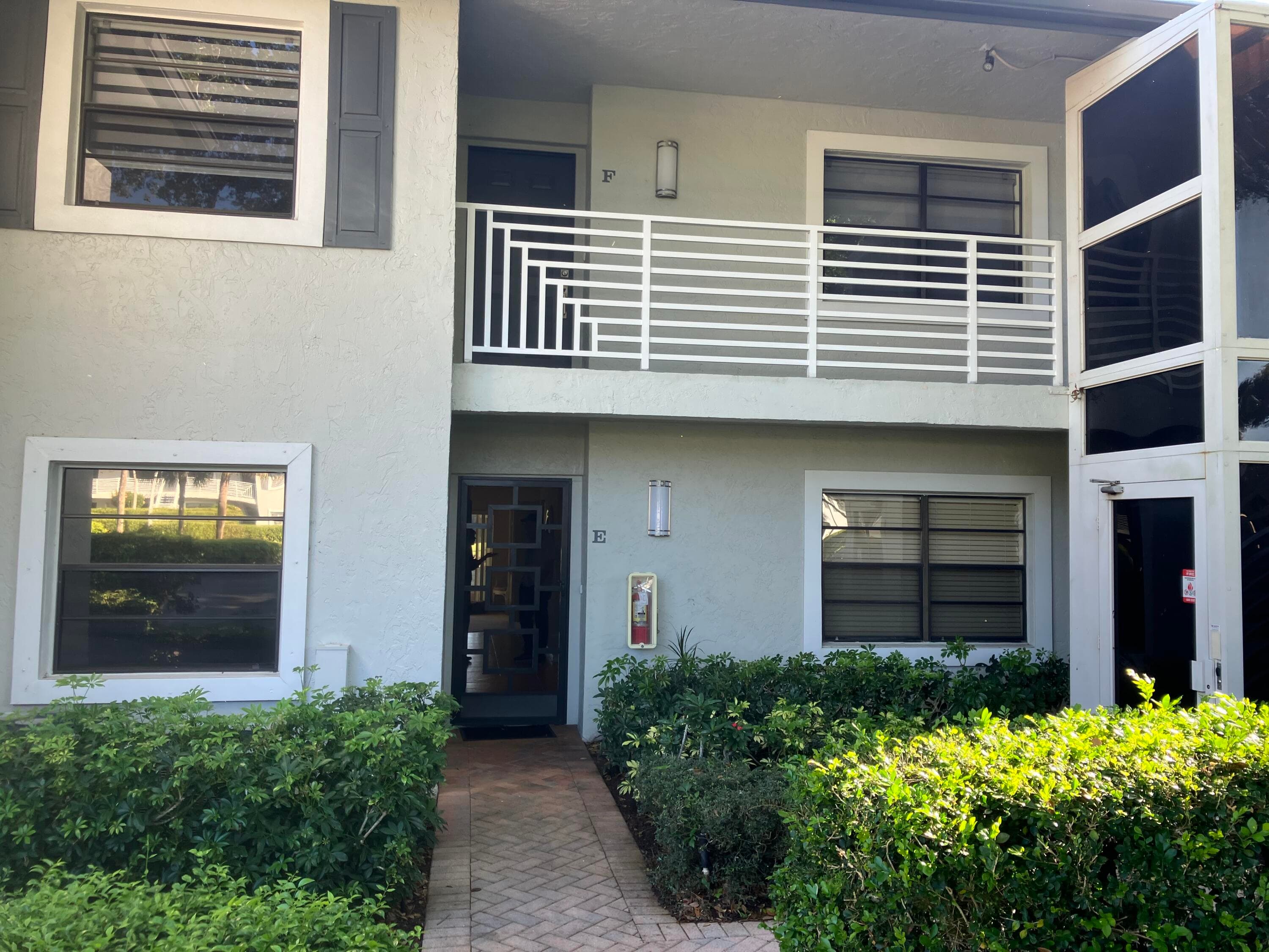 15 Southport Lane E, Boynton Beach, FL 33436 — photo 1 of 33