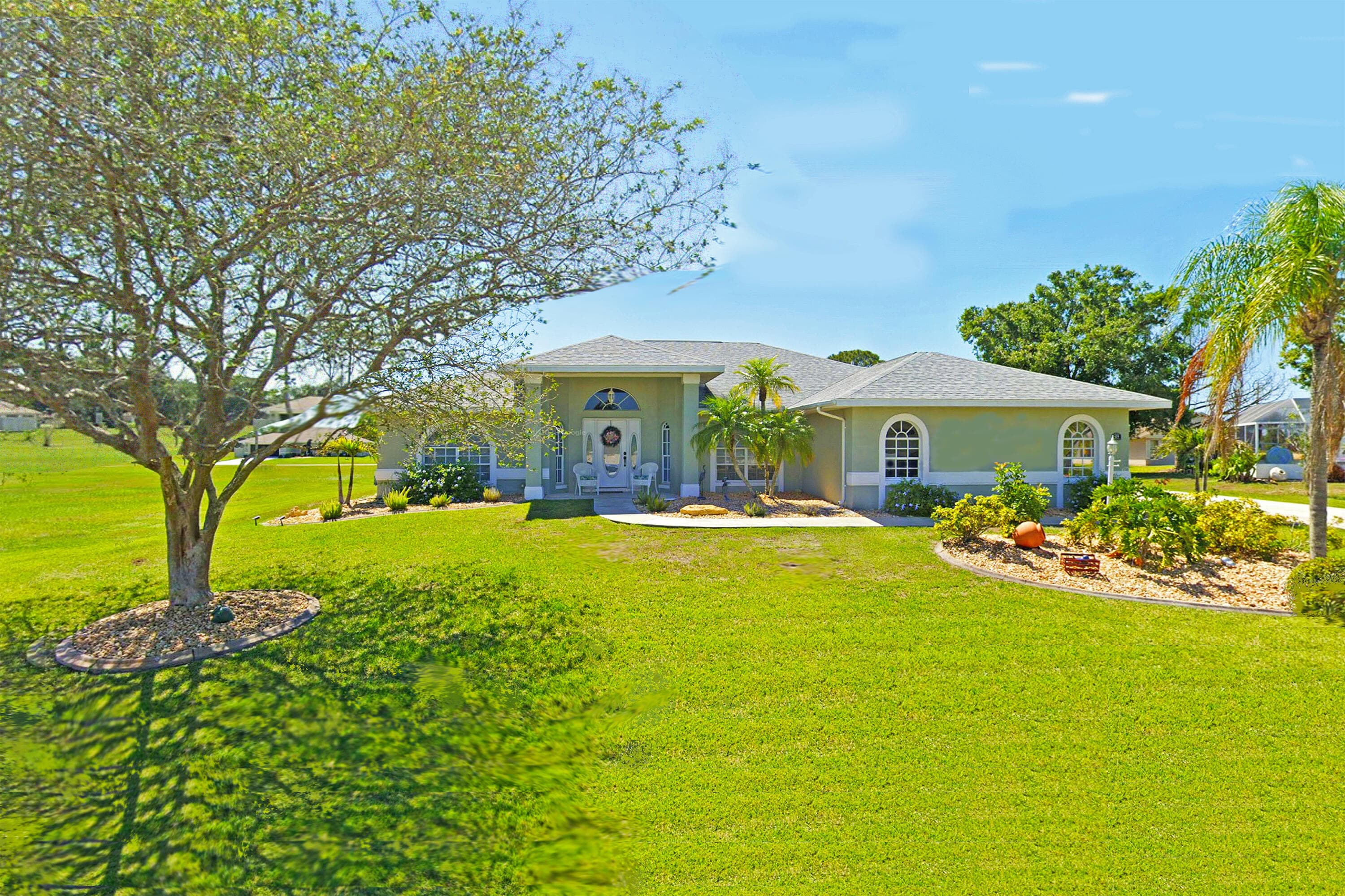 424 Holly Drive, Sebring, FL 33876 — photo 1 of 22