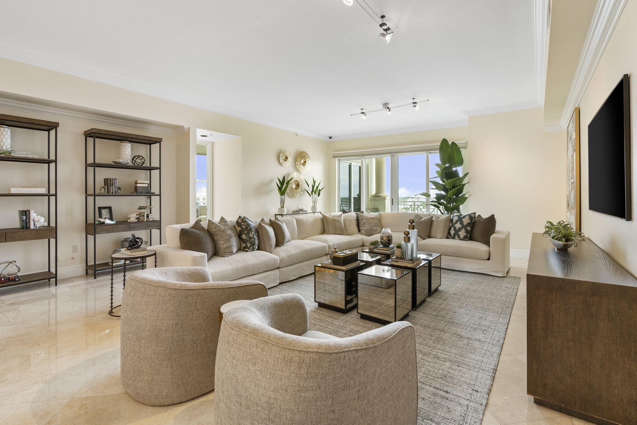 201 S Narcissus Avenue 605, West Palm Beach, FL 33401 — photo 12 of 39