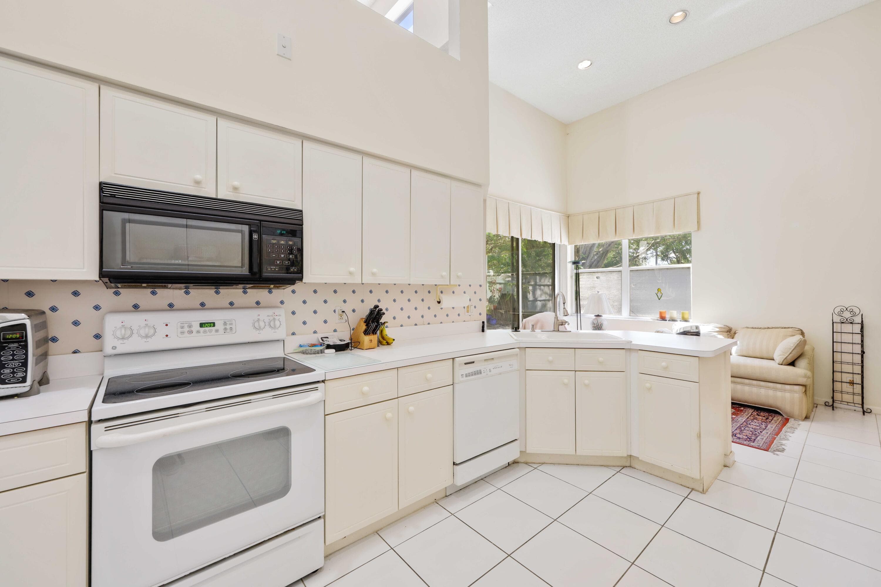 2502 NW 66th Drive, Boca Raton, FL 33496 — photo 10 of 33