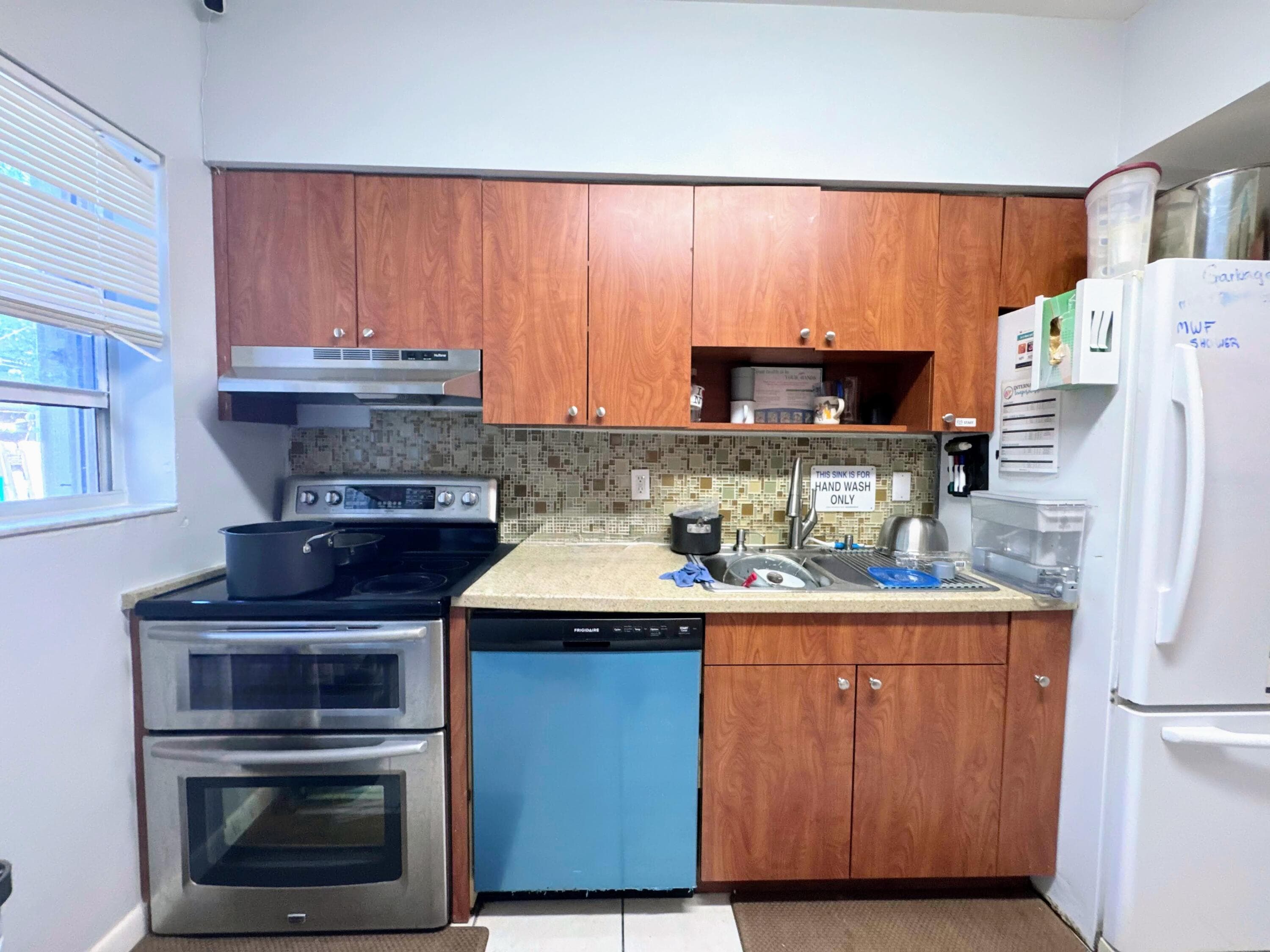 900 N 24th Avenue, Hollywood, FL 33020 — photo 14 of 15