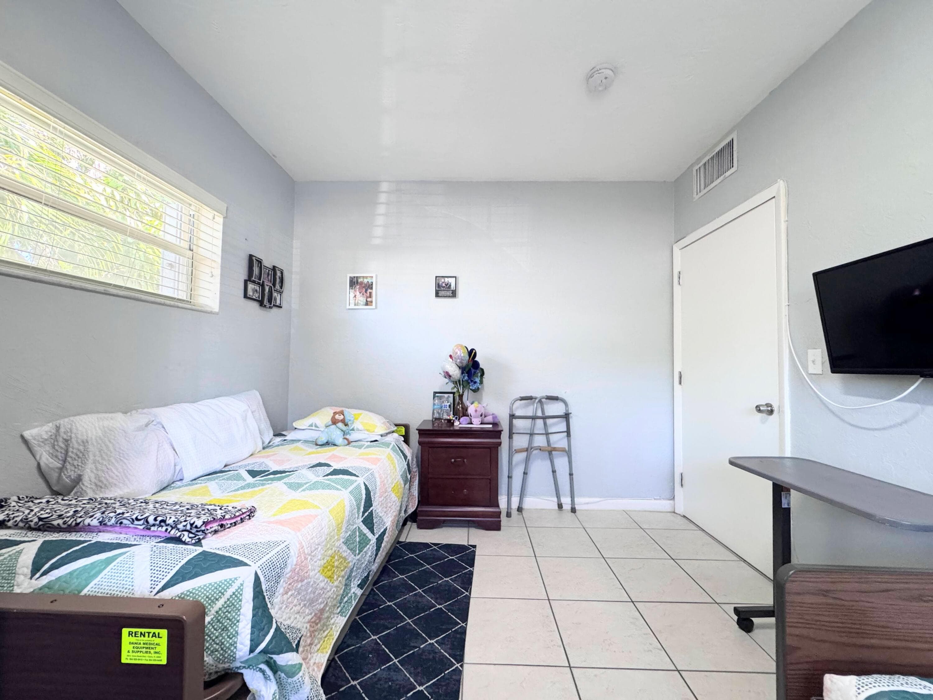 900 N 24th Avenue, Hollywood, FL 33020 — photo 5 of 15