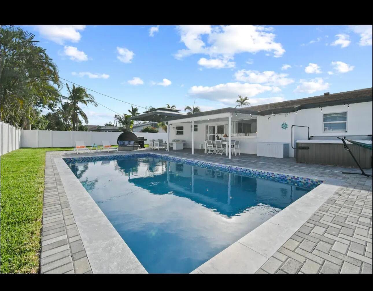 5040 NE 22 Avenue, Lighthouse Point, FL 33064 — photo 2 of 32