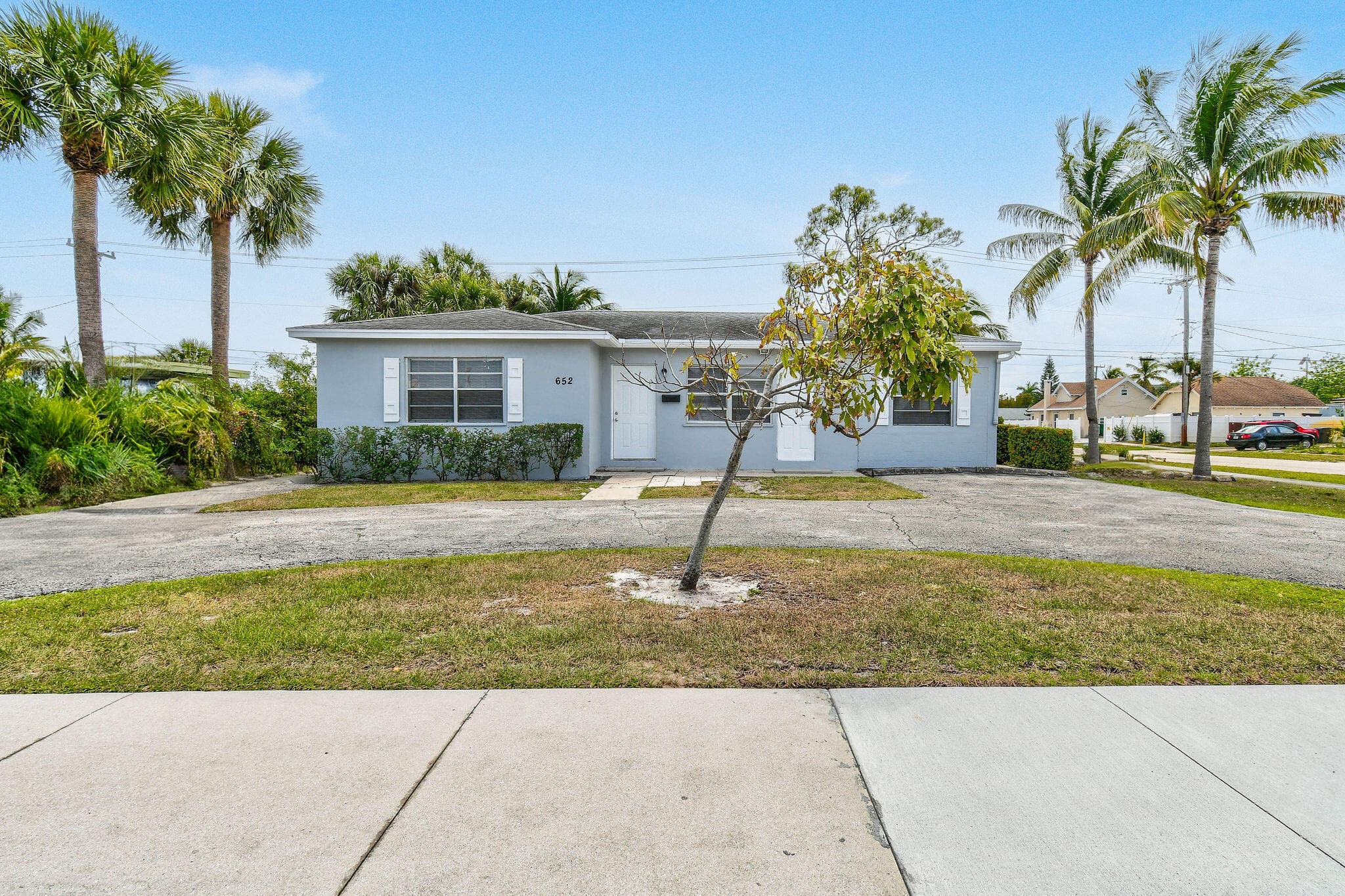 652 Bayberry Drive, Lake Park, FL 33403 — photo 2 of 43
