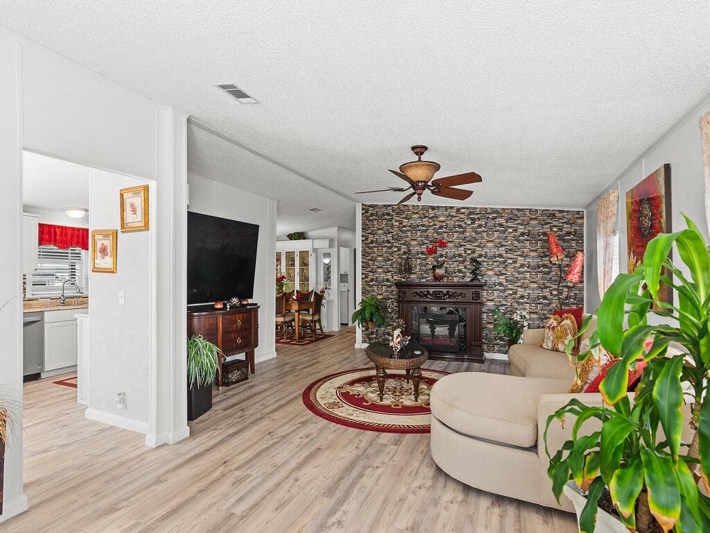 22 Mediterranean East Boulevard E, Port St. Lucie, FL 34952 — photo 5 of 35