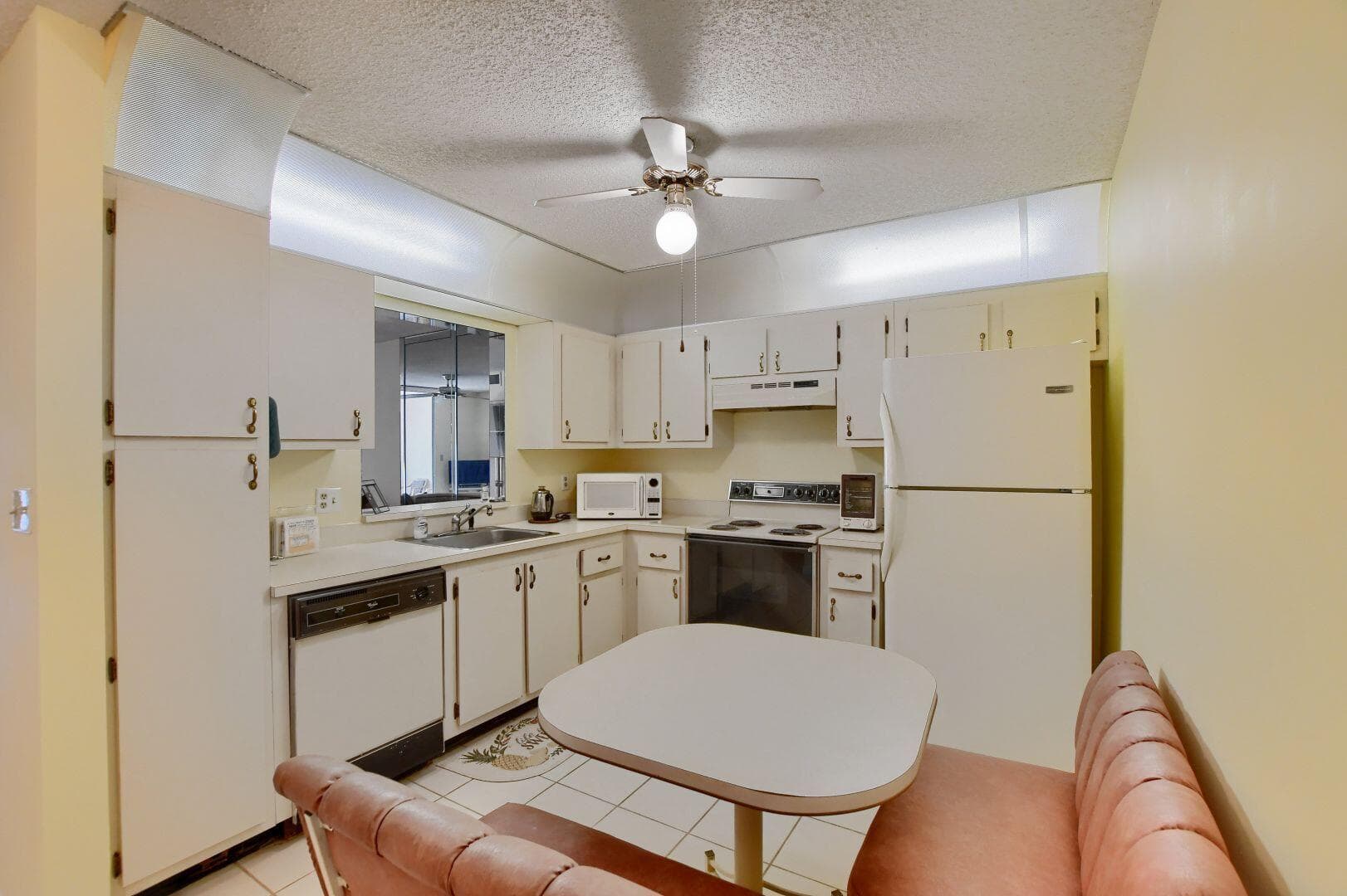 9244 Flynn Circle 4, Boca Raton, FL 33496 — photo 5 of 41