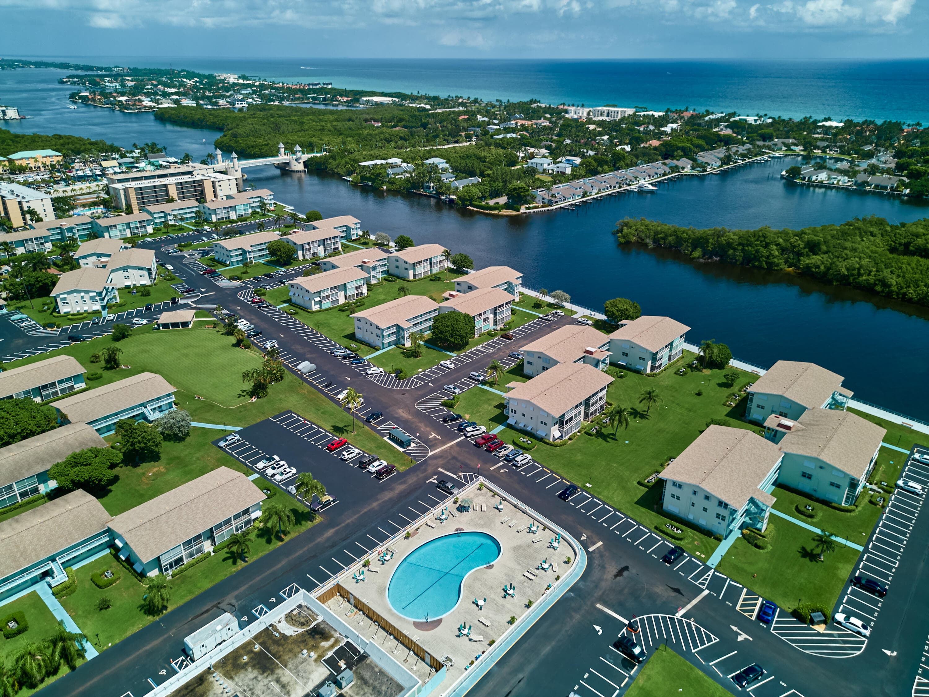880 Horizons W 102, Boynton Beach, FL 33435 — photo 4 of 34