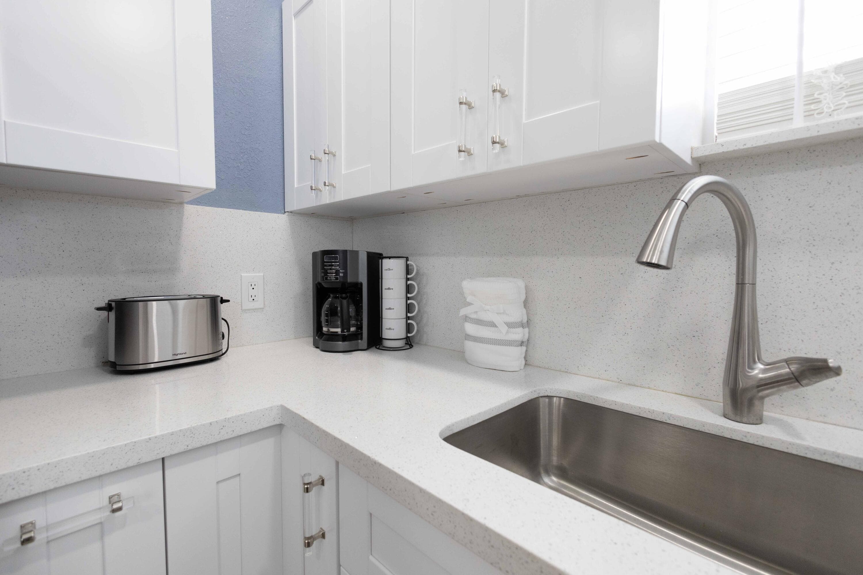 420 Avenida Alegre 4, West Palm Beach, FL 33405 — photo 10 of 33