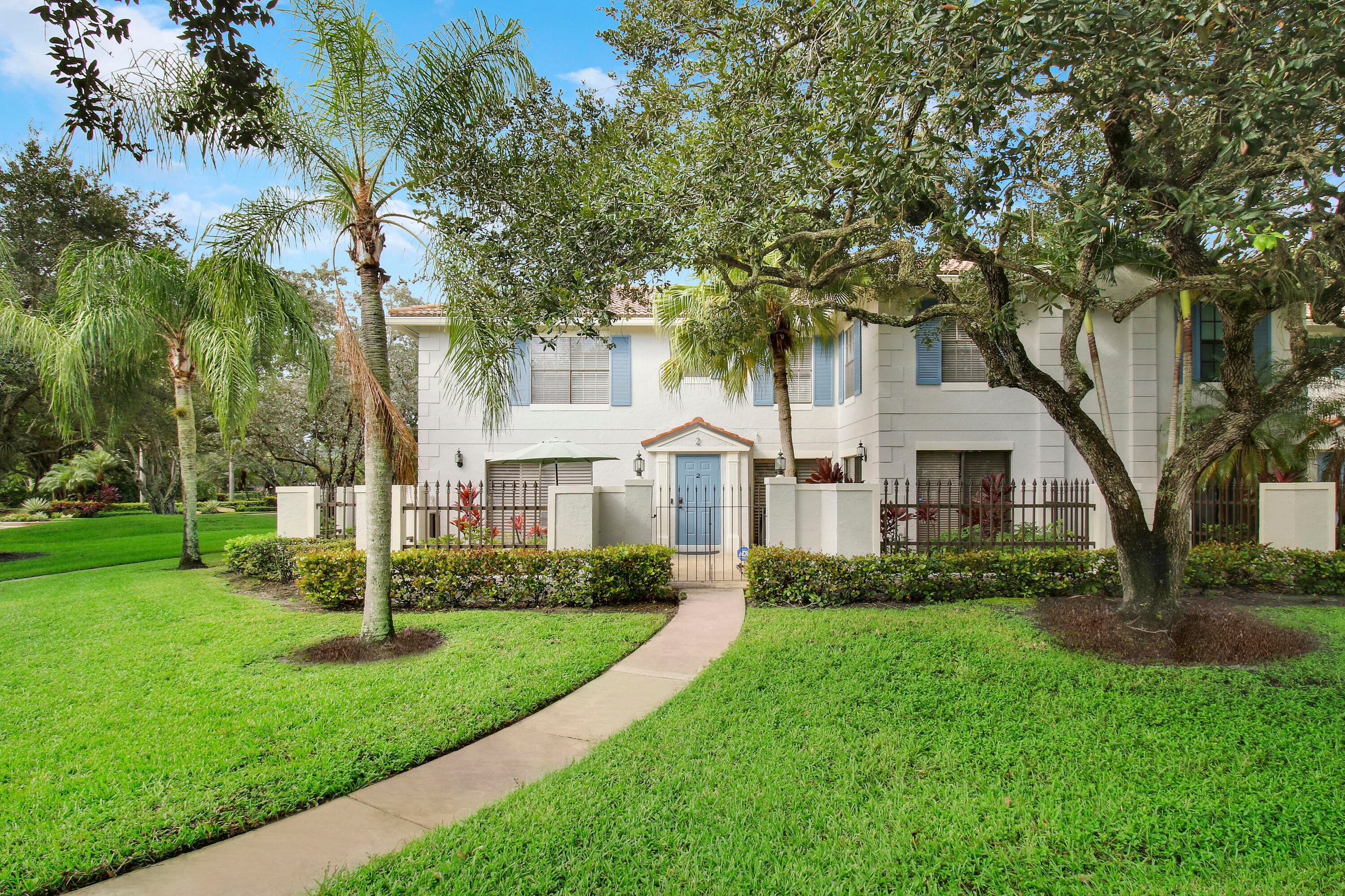 377 Prestwick Lane 2, Palm Beach Gardens, FL 33418 — photo 1 of 41