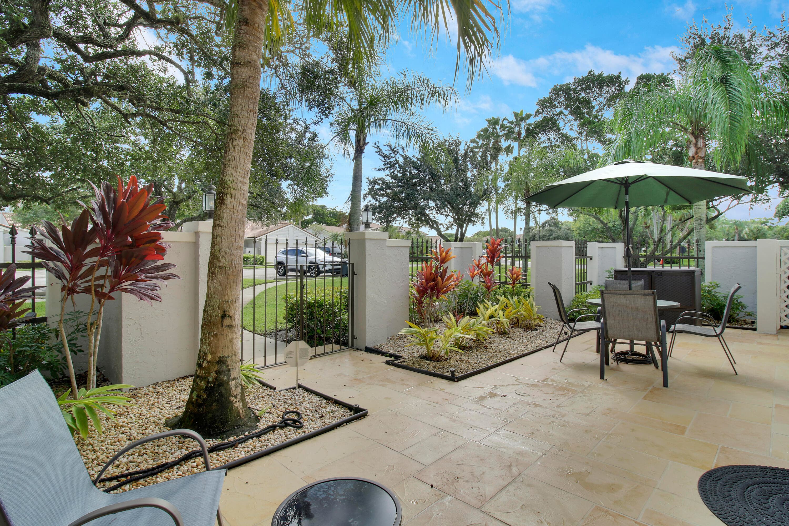 377 Prestwick Lane 2, Palm Beach Gardens, FL 33418 — photo 3 of 41