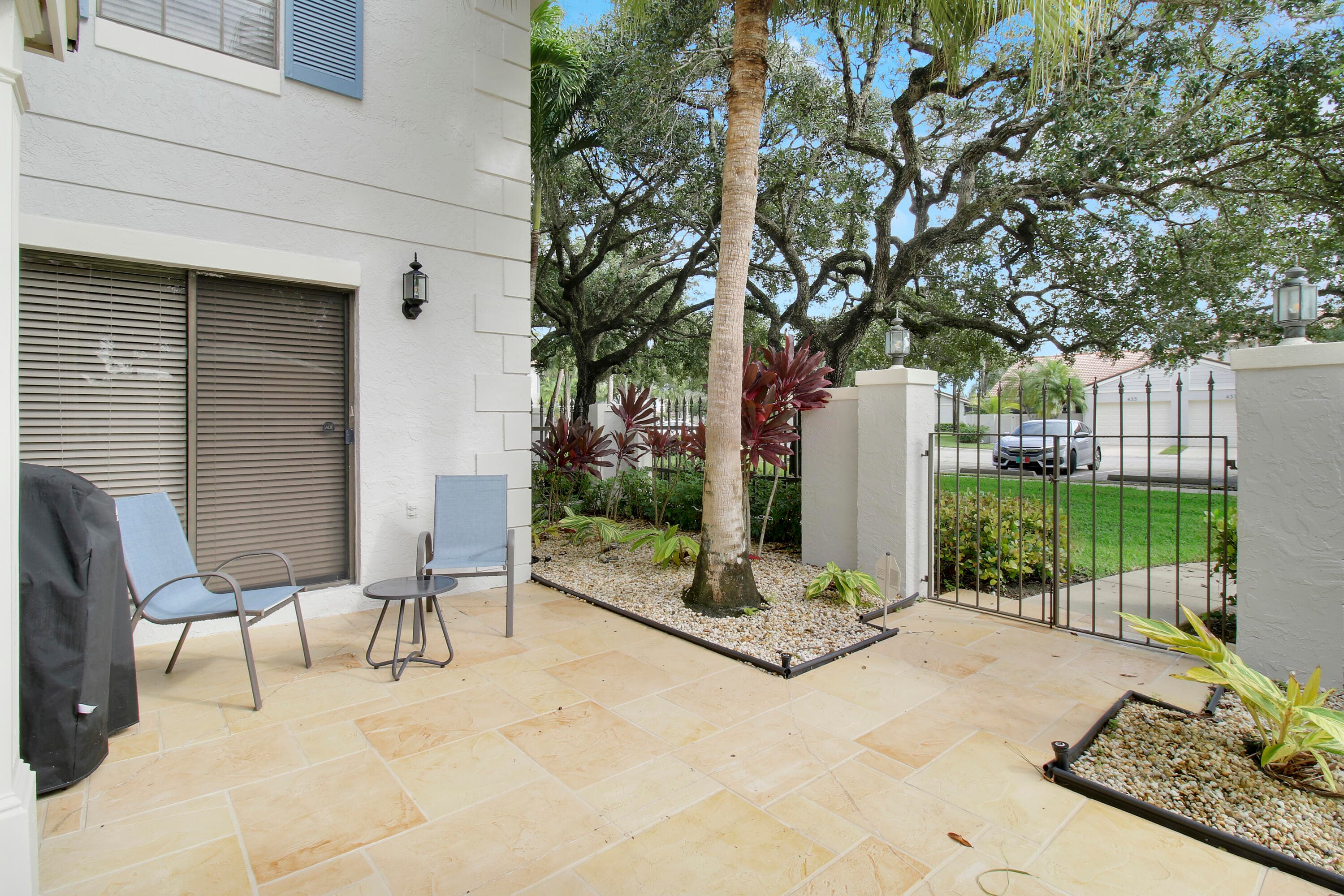 377 Prestwick Lane 2, Palm Beach Gardens, FL 33418 — photo 4 of 41