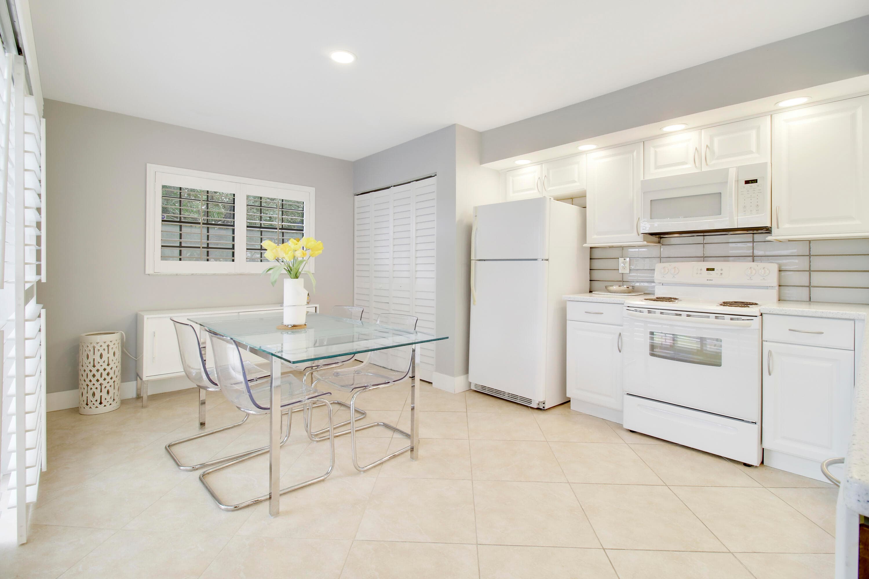 377 Prestwick Lane 2, Palm Beach Gardens, FL 33418 — photo 16 of 41
