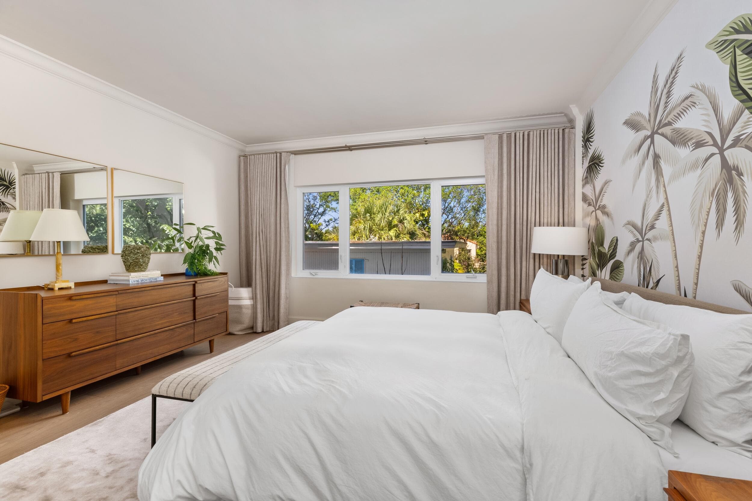 250 Bradley Place 307, Palm Beach, FL 33480 — photo 10 of 17