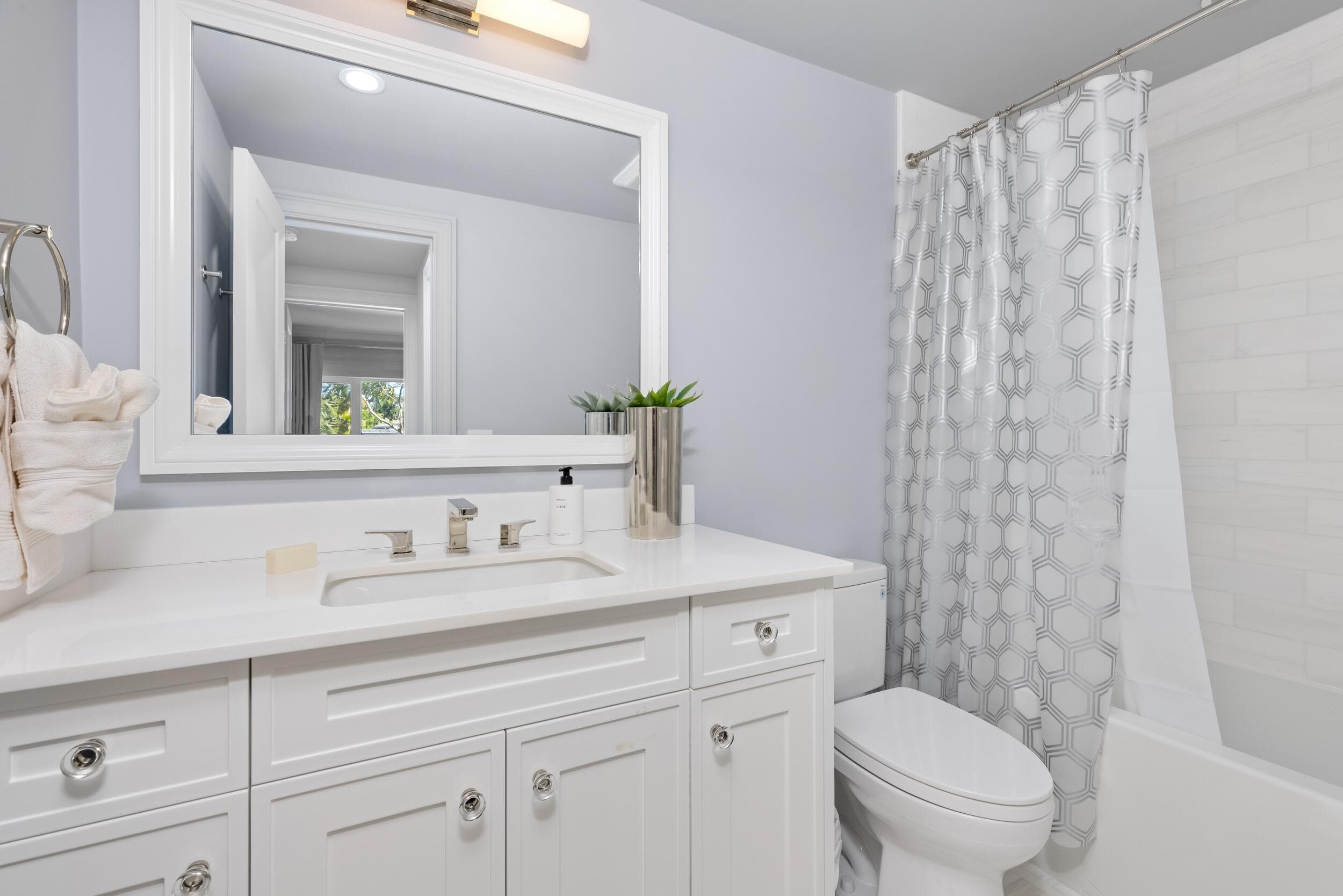250 Bradley Place 307, Palm Beach, FL 33480 — photo 13 of 17