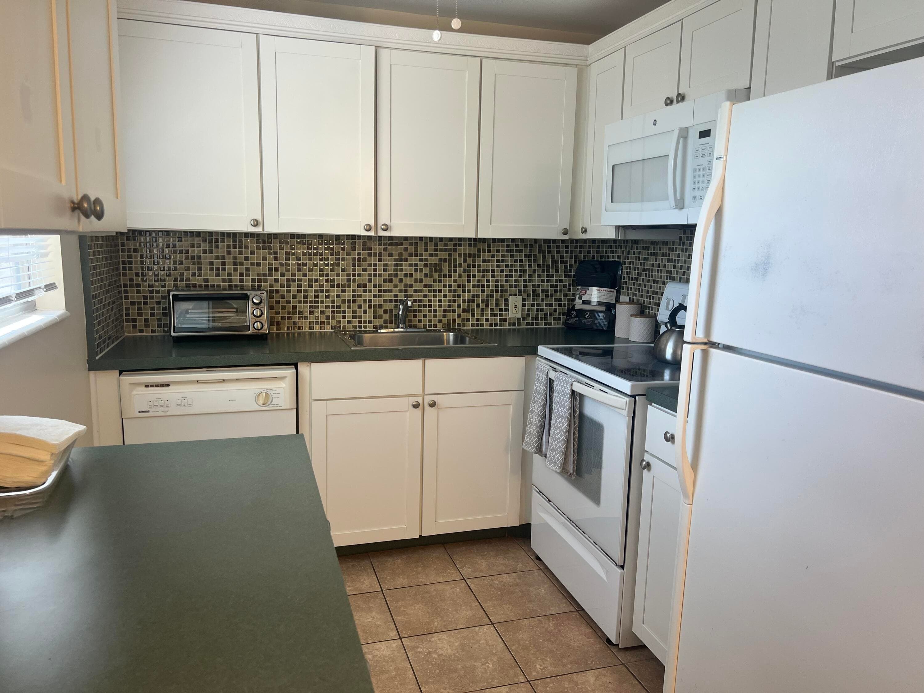 318 Mansfield H, Boca Raton, FL 33434 — photo 2 of 10