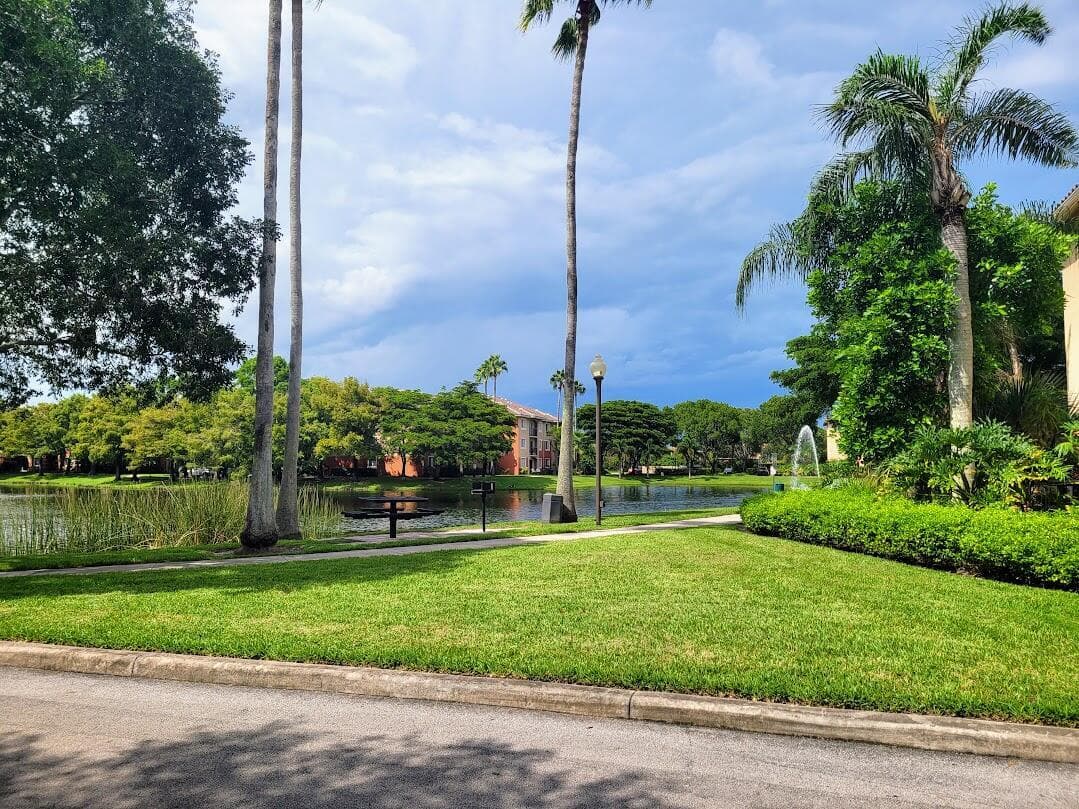 4197 N Haverhill Road 212, West Palm Beach, FL 33417 — photo 27 of 35