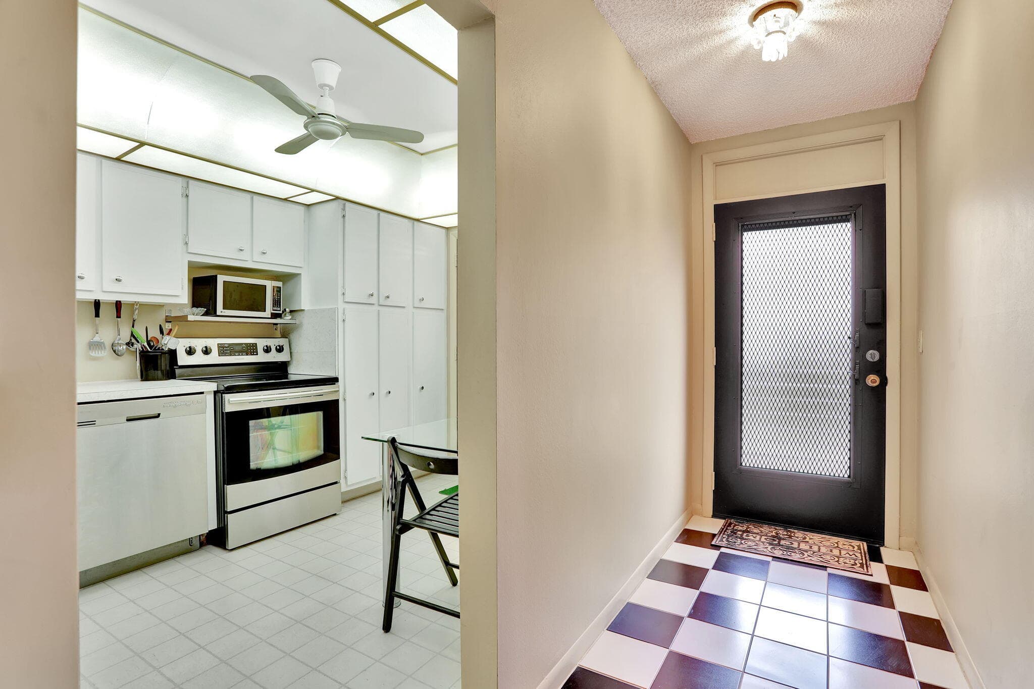 2951 NW 46th Avenue 201, Lauderdale Lakes, FL 33313 — photo 13 of 61