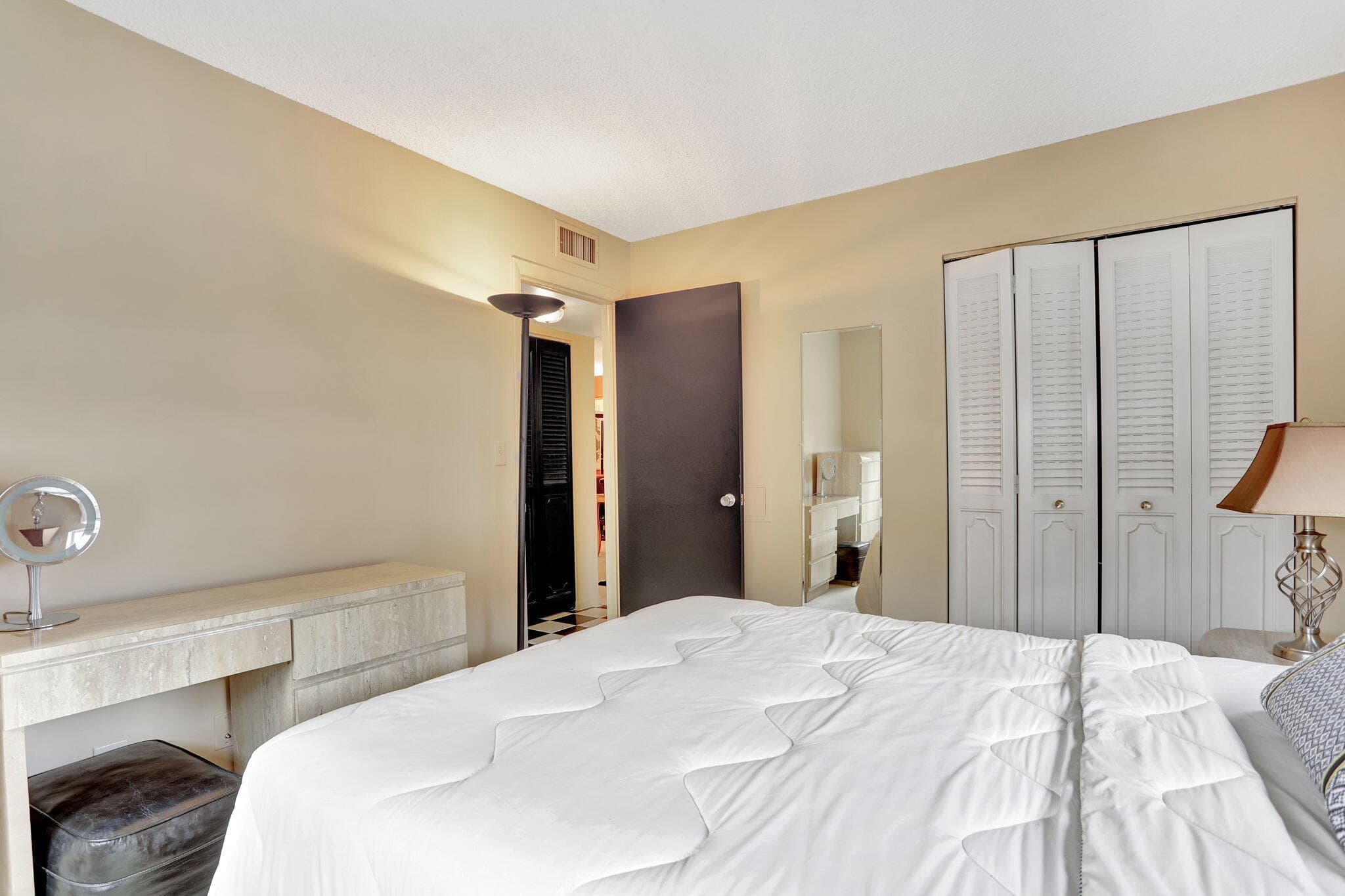 2951 NW 46th Avenue 201, Lauderdale Lakes, FL 33313 — photo 18 of 61
