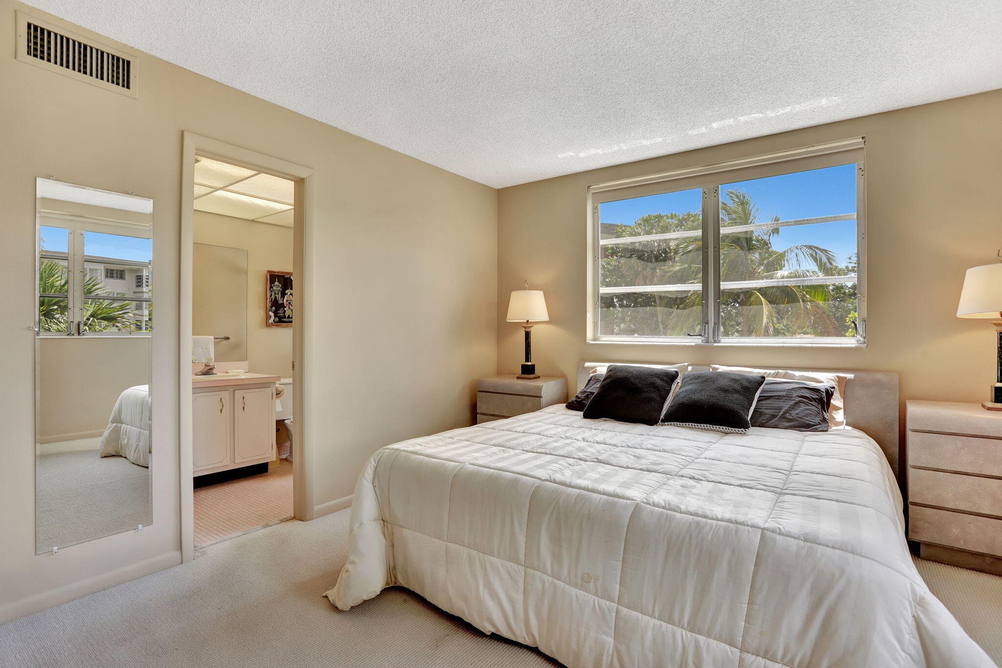 2951 NW 46th Avenue 201, Lauderdale Lakes, FL 33313 — photo 19 of 61