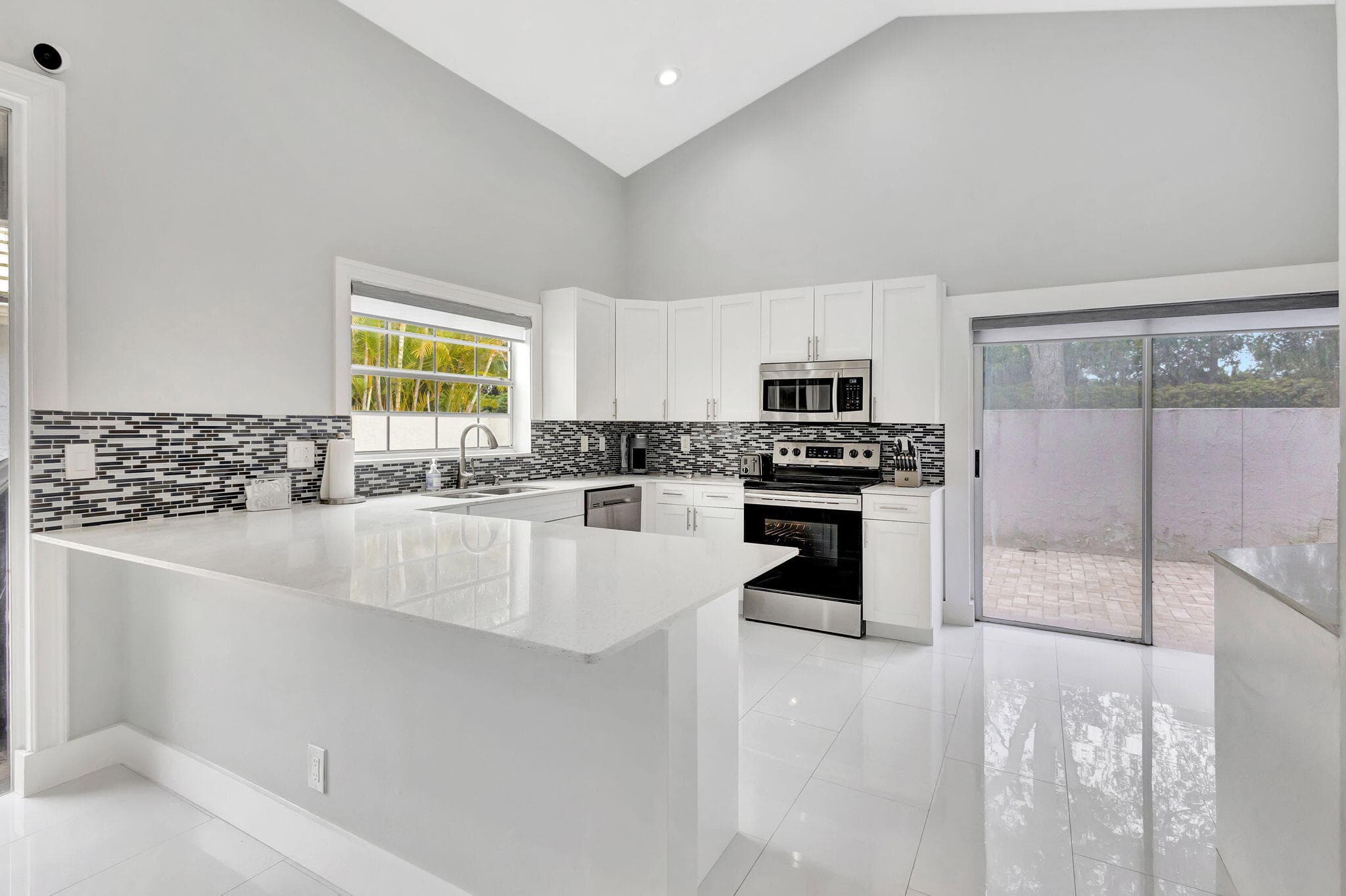 7 Wyndham Lane, Palm Beach Gardens, FL 33418 — photo 16 of 44