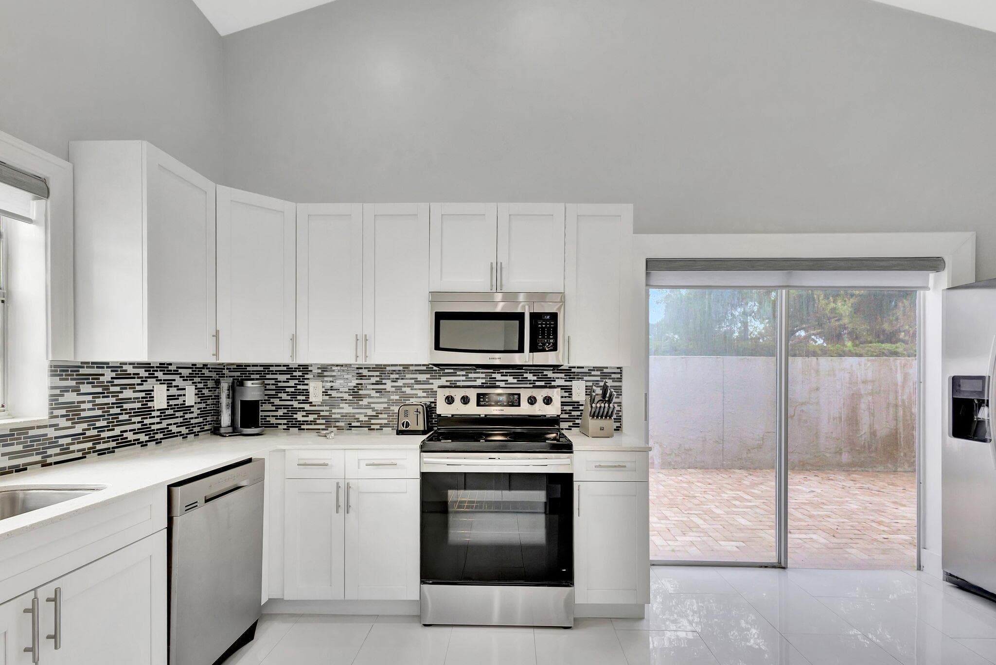 7 Wyndham Lane, Palm Beach Gardens, FL 33418 — photo 18 of 44