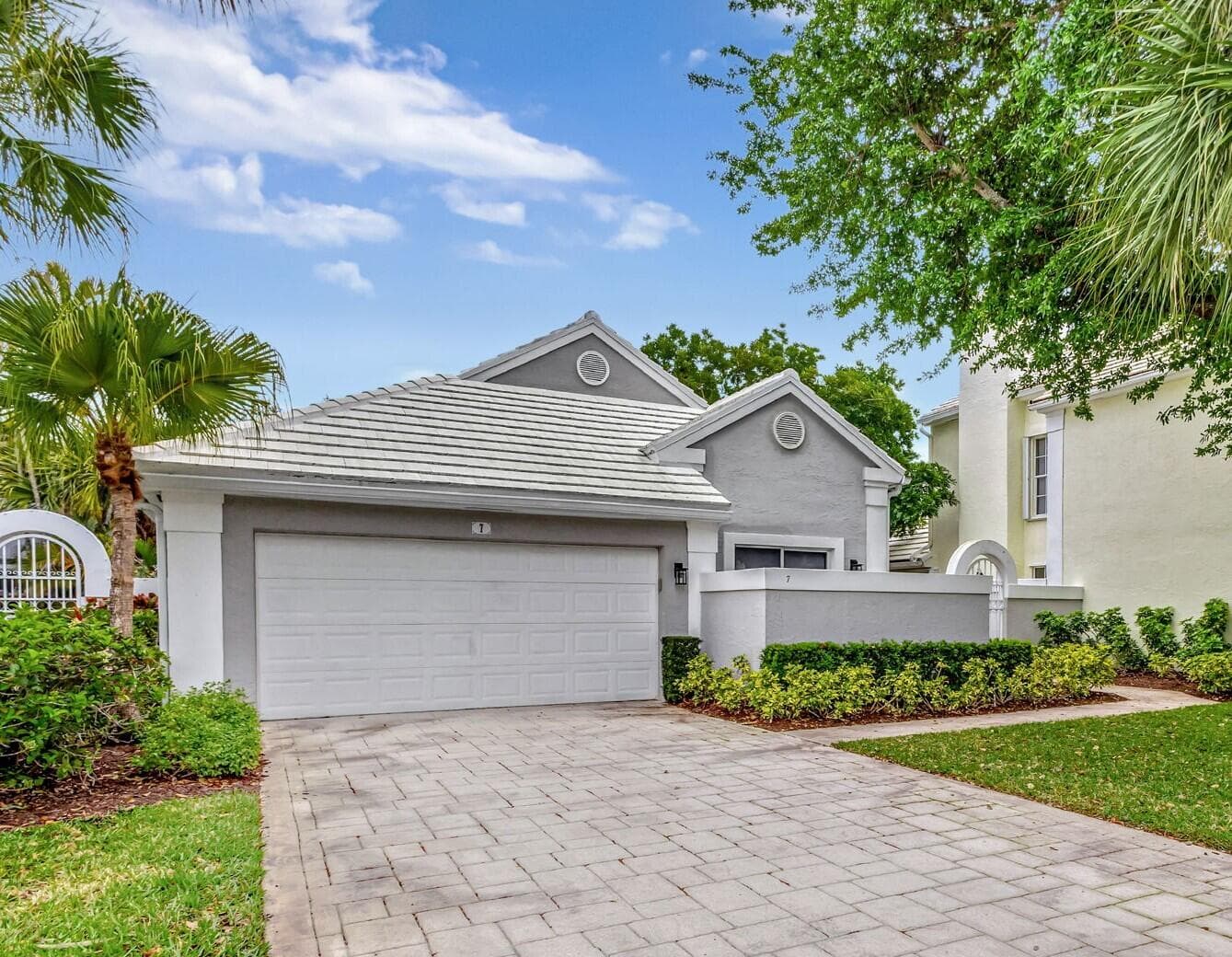 7 Wyndham Lane, Palm Beach Gardens, FL 33418 — photo 2 of 44