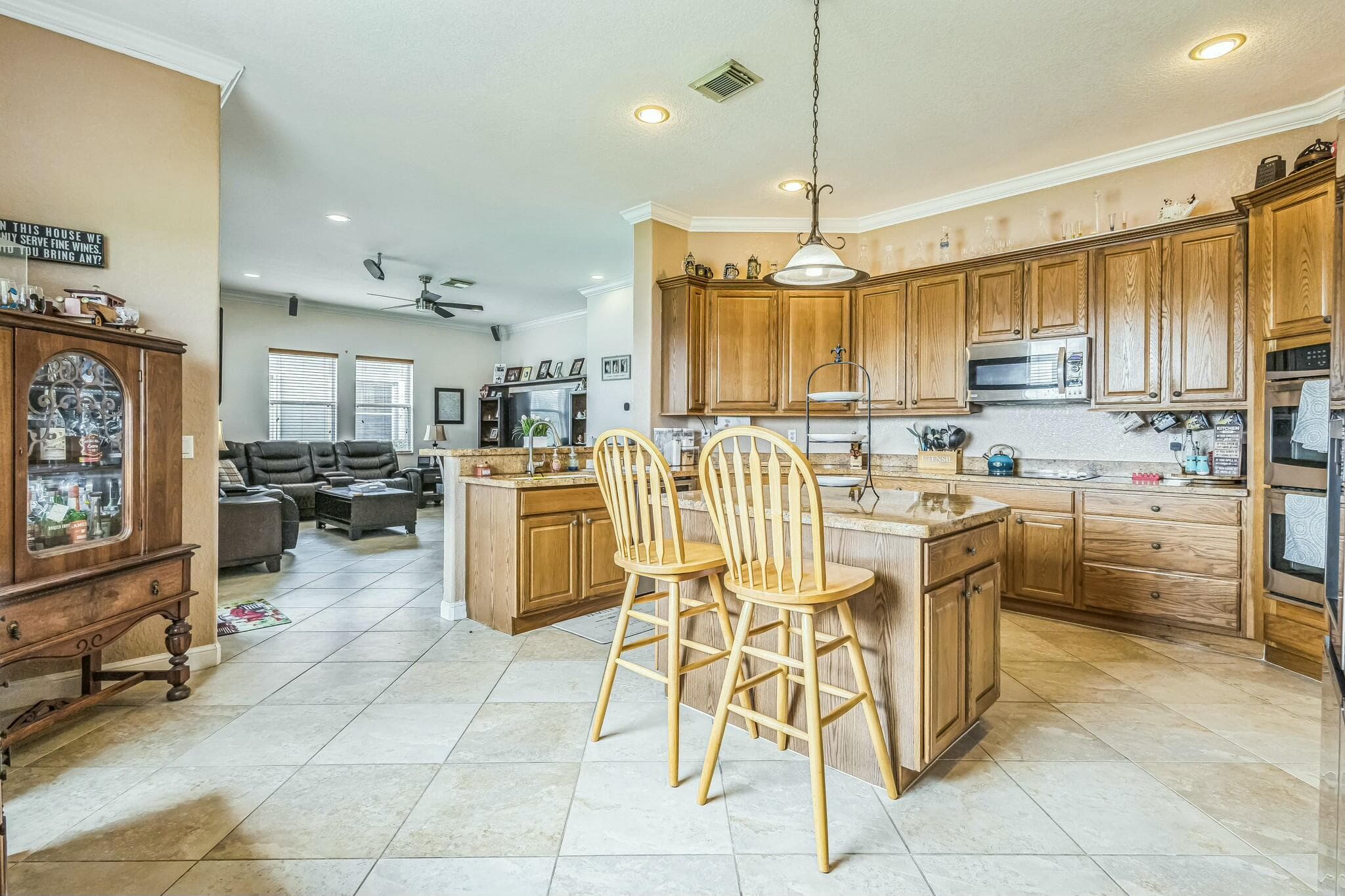 694 Cresta Circle, West Palm Beach, FL 33413 — photo 8 of 40