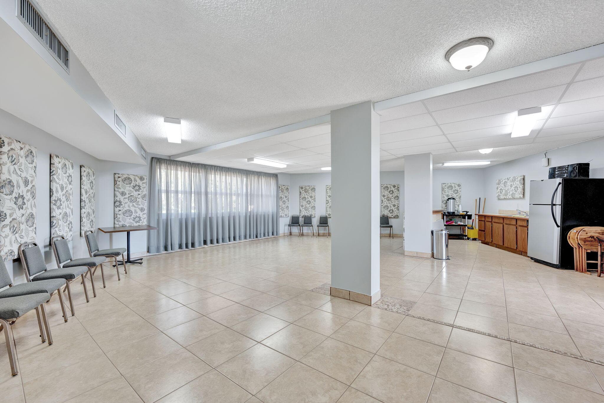 2951 NW 46th Avenue 201, Lauderdale Lakes, FL 33313 — photo 35 of 61