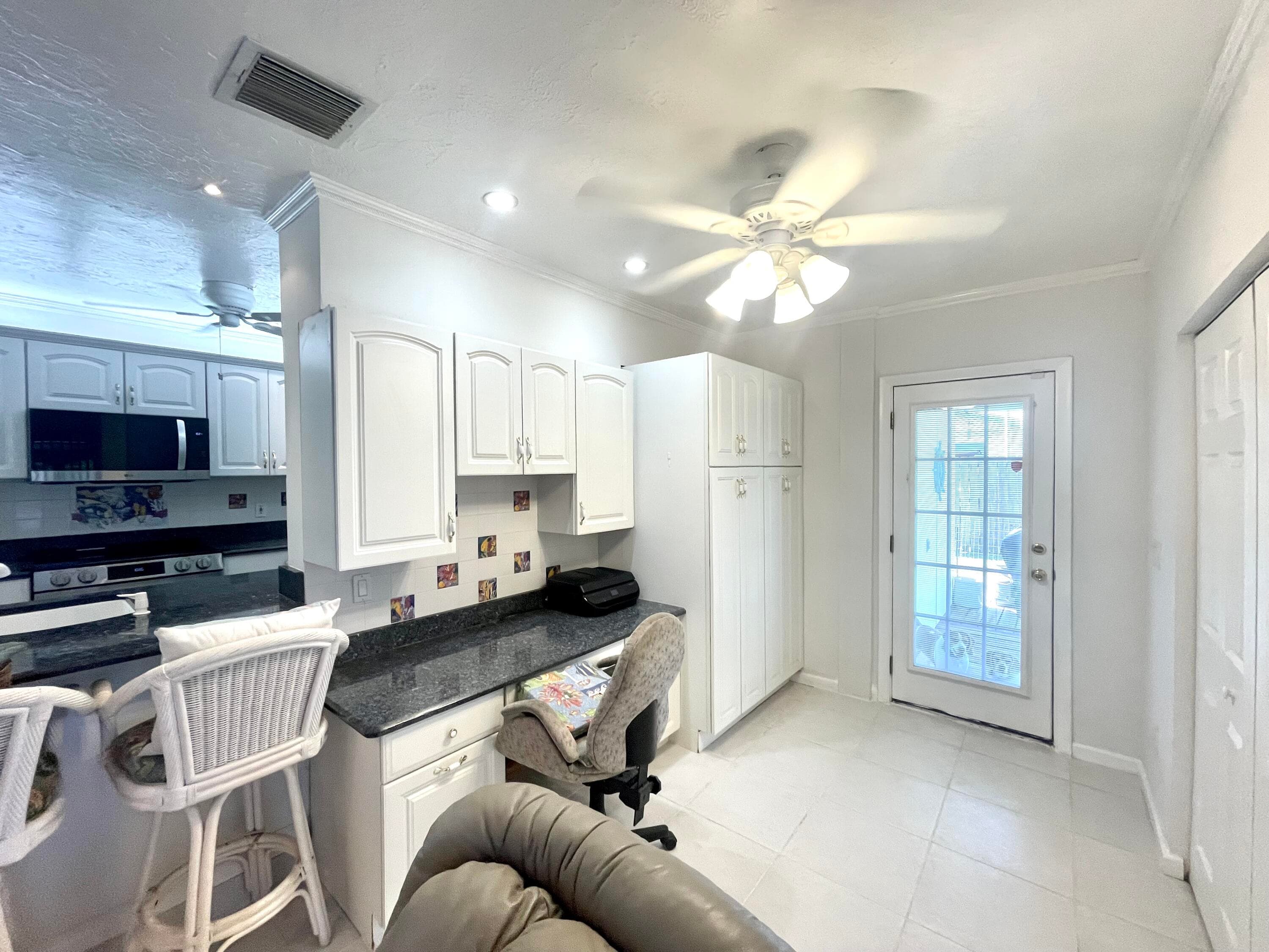 880 SE Degan Drive, Port St. Lucie, FL 34983 — photo 10 of 20