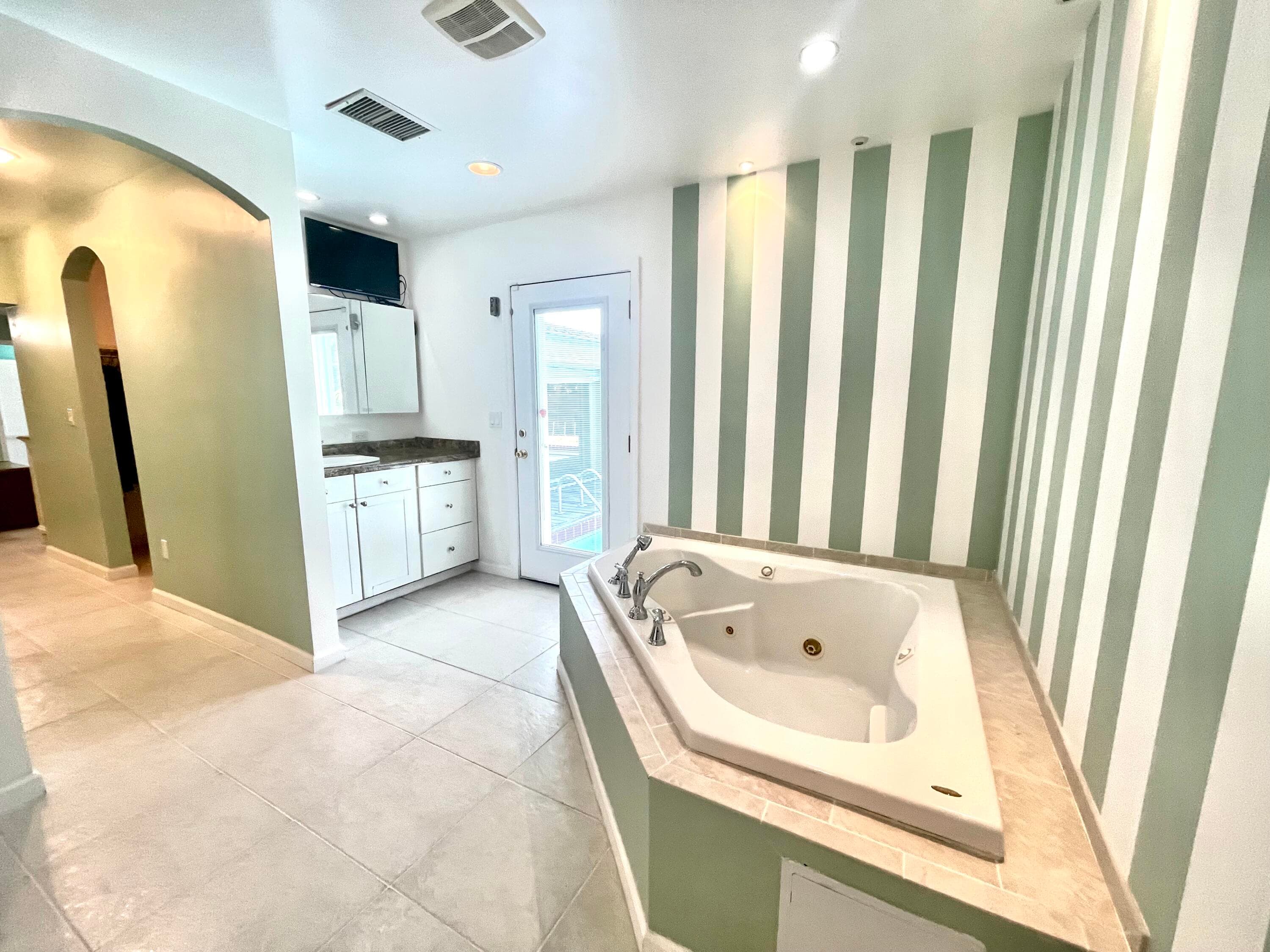 880 SE Degan Drive, Port St. Lucie, FL 34983 — photo 13 of 20