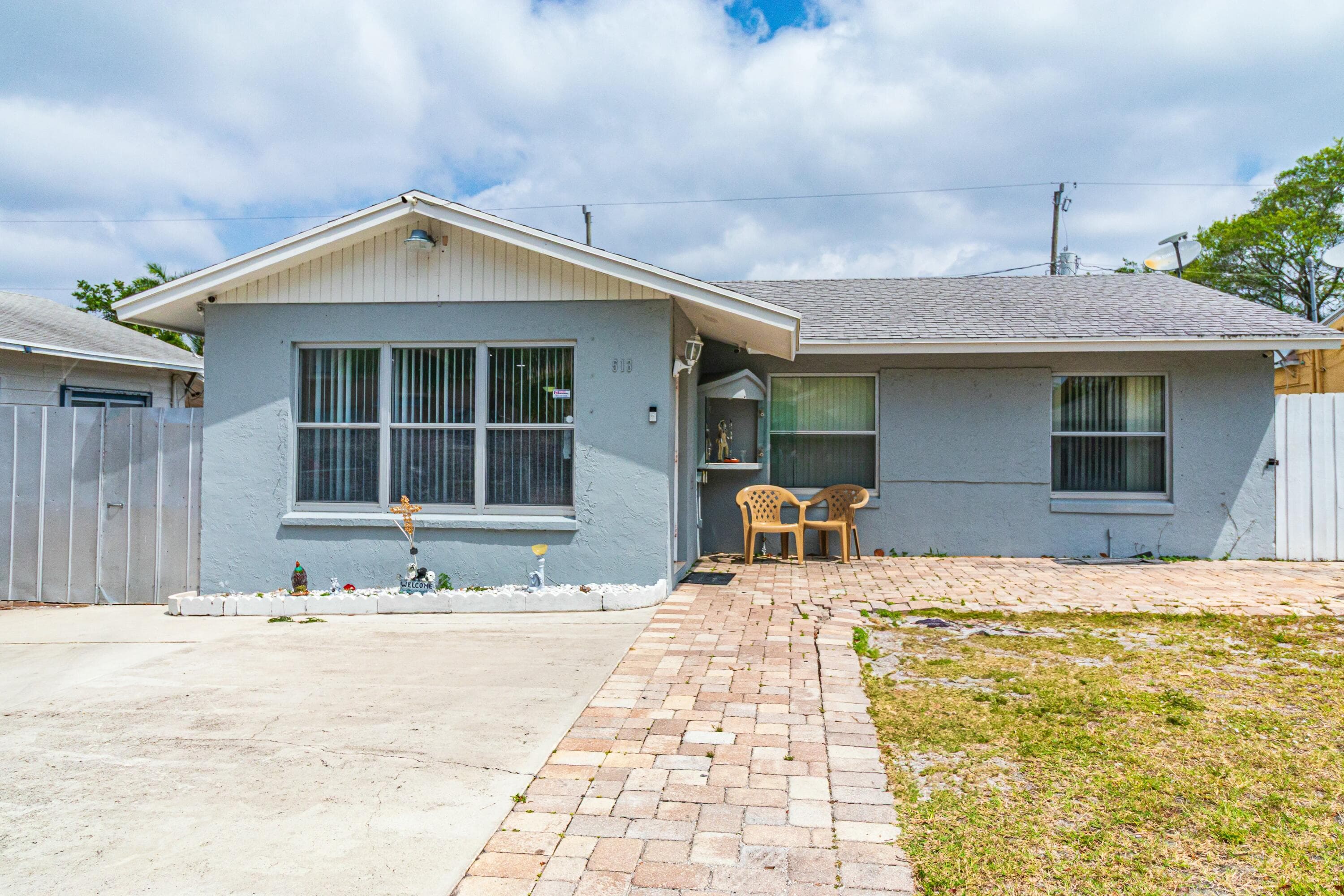 513 El Vedado, West Palm Beach, FL 33405 — photo 1 of 27