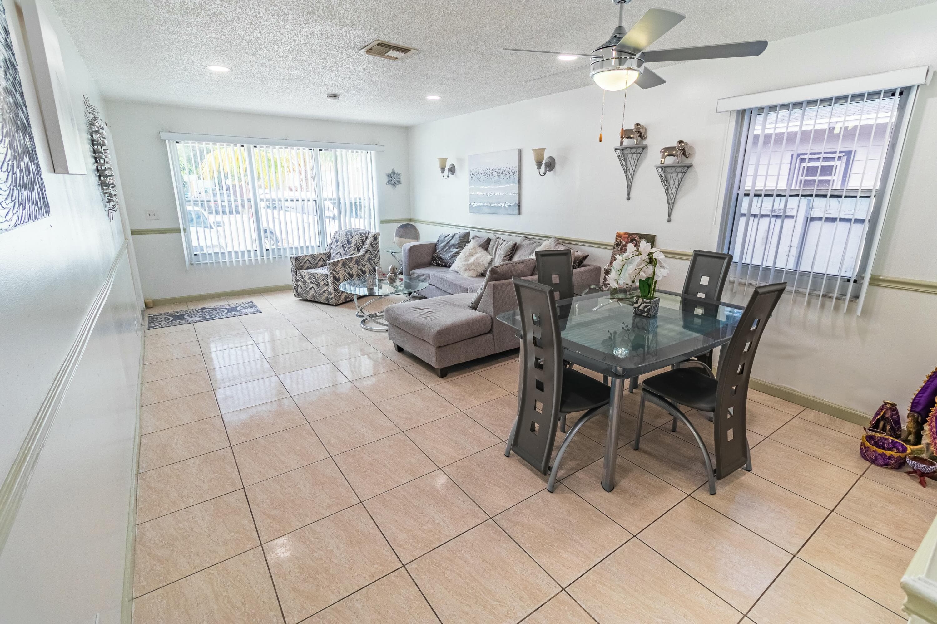 513 El Vedado, West Palm Beach, FL 33405 — photo 8 of 27