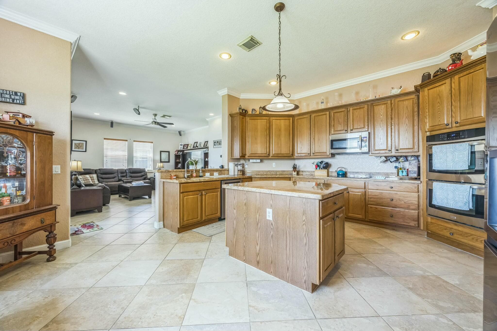 694 Cresta Circle, West Palm Beach, FL 33413 — photo 10 of 40