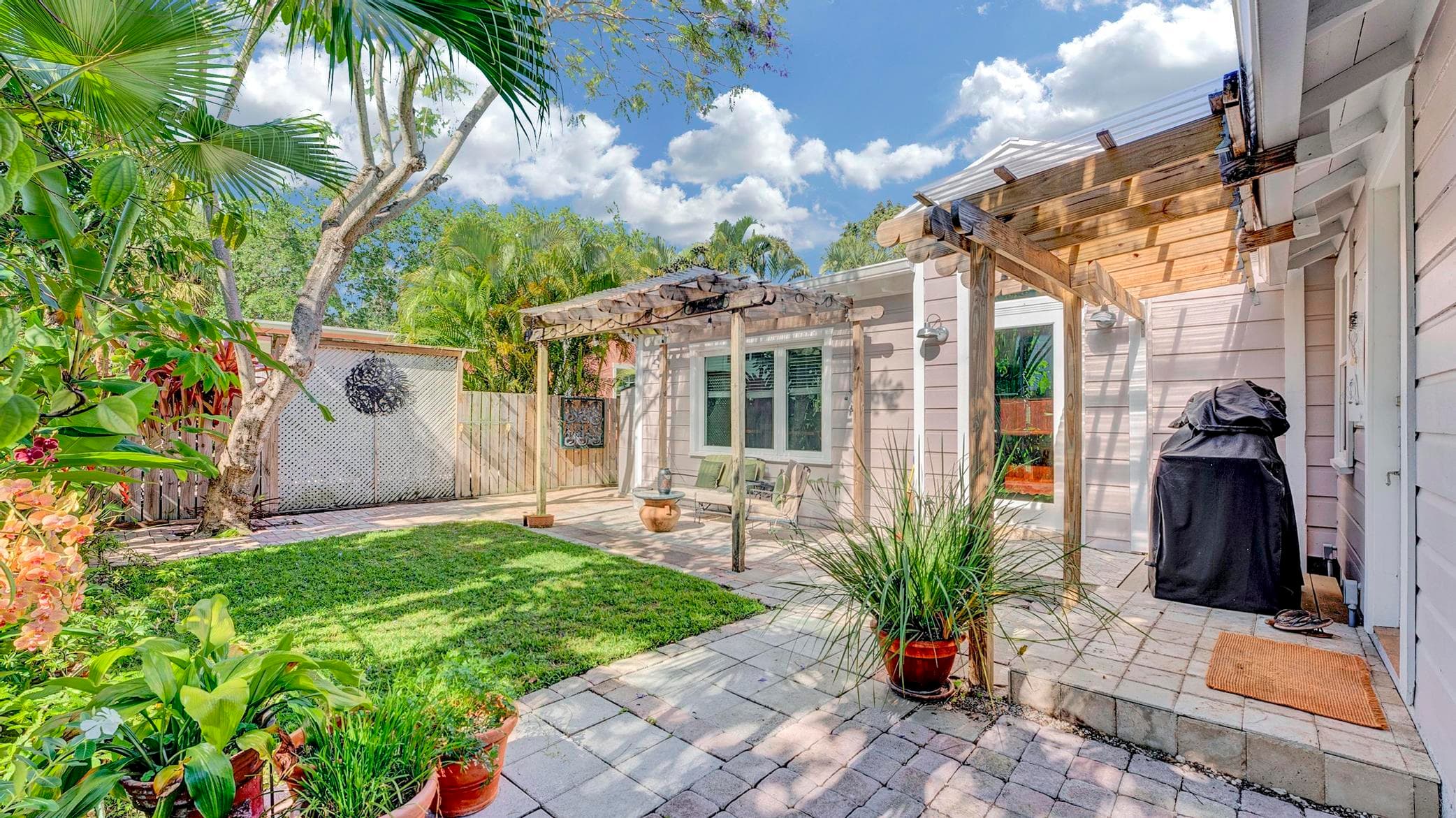42 Palm Square, Delray Beach, FL 33483 — photo 2 of 33
