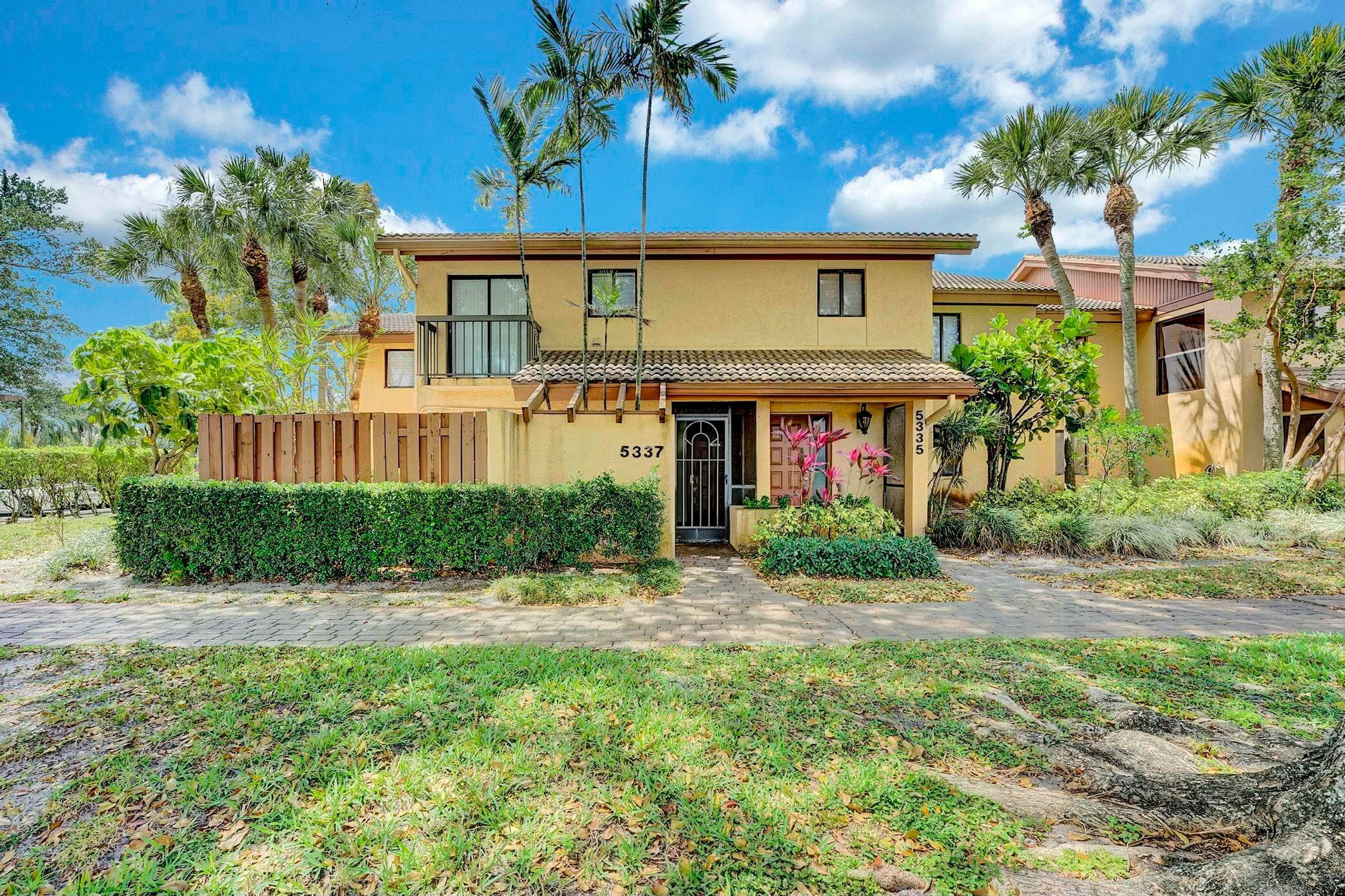 5337 Fountains Drive S, Lake Worth, FL 33467 — photo 3 of 35