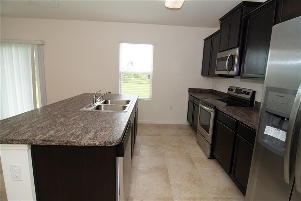 3116 Yellowstone Circle, Fort Pierce, FL 34945 — photo 6 of 10
