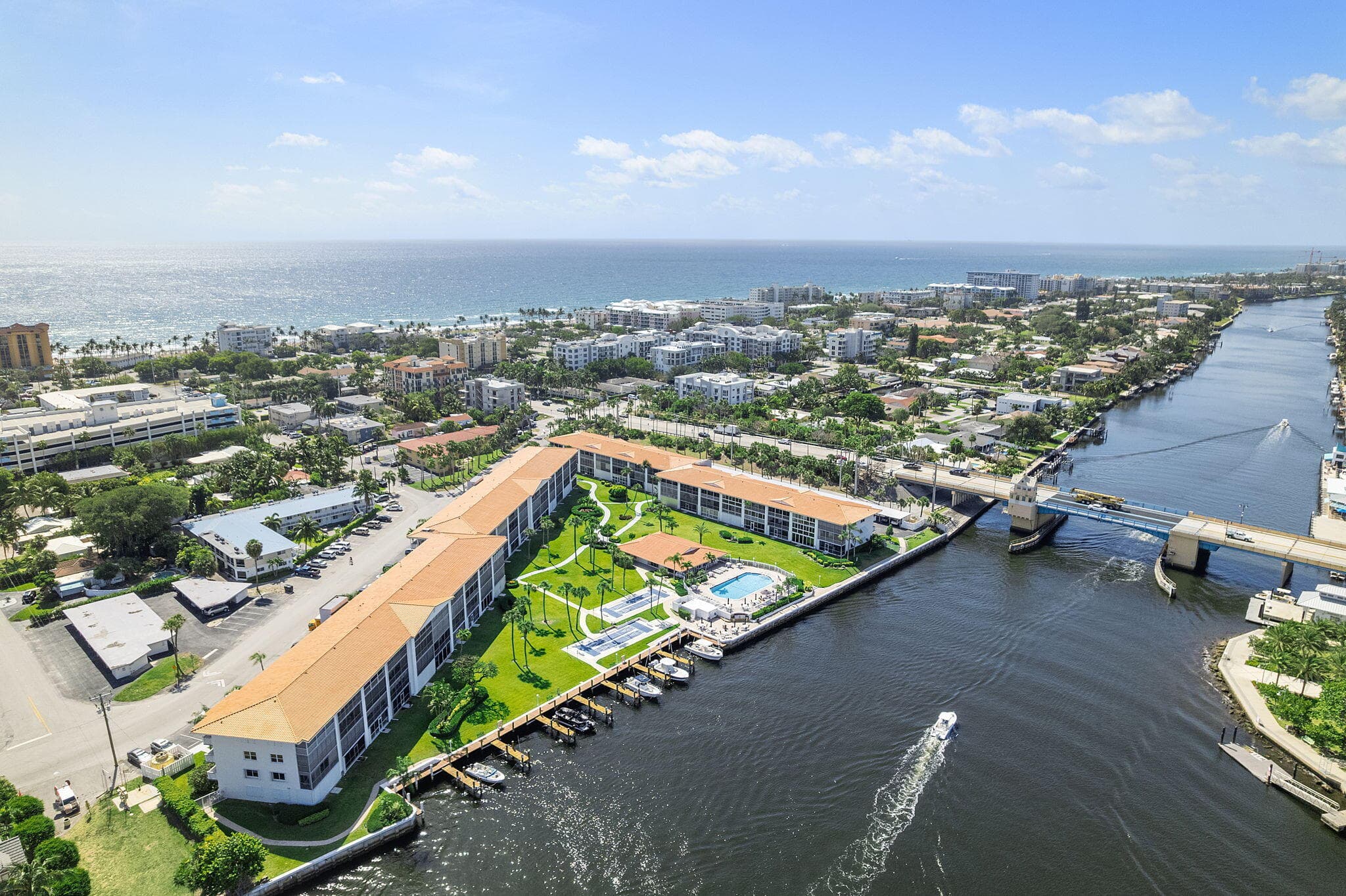 101 NE 19th Avenue 208, Deerfield Beach, FL 33441 — photo 1 of 28