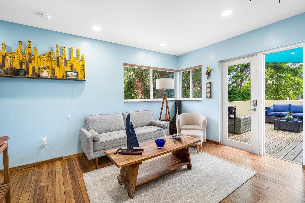 300 SE 7th Avenue, Delray Beach, FL 33483 — photo 11 of 33