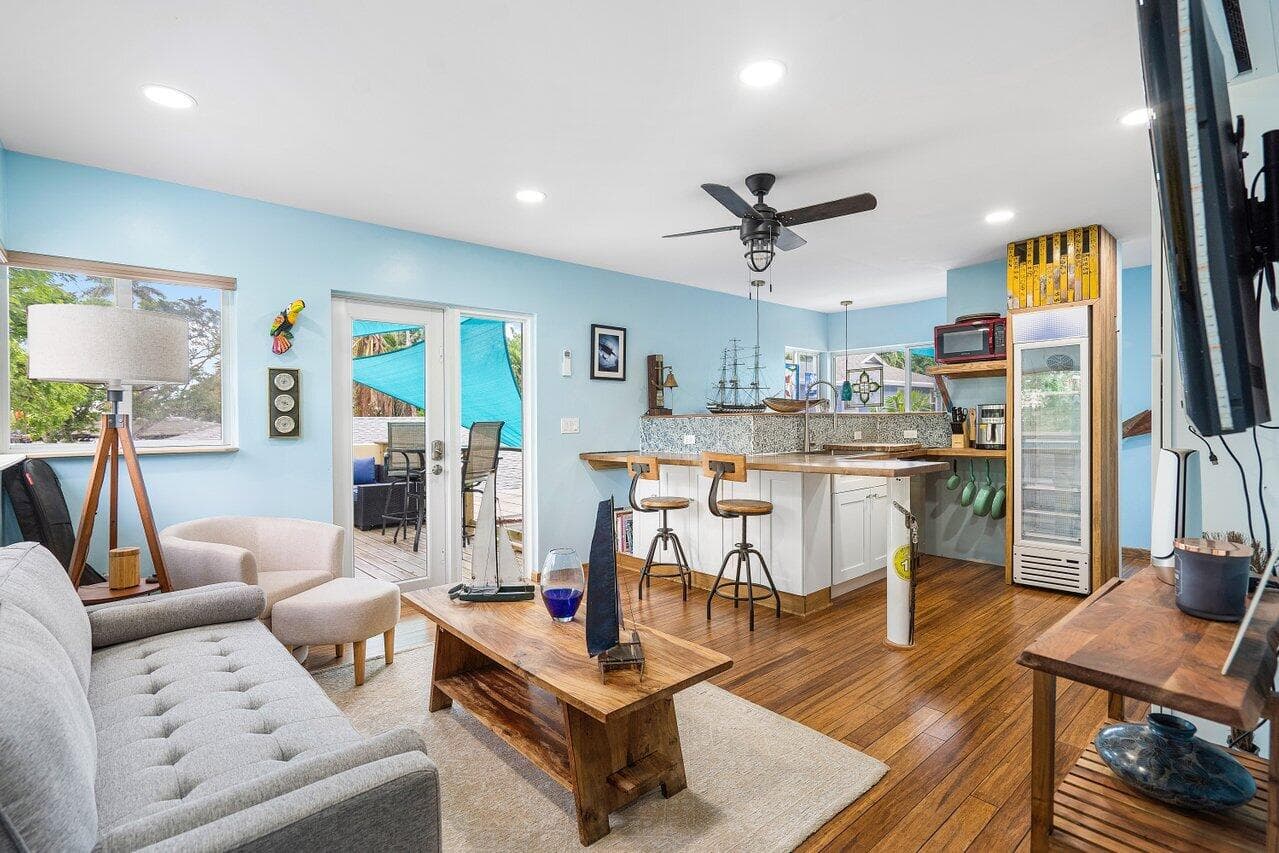 300 SE 7th Avenue, Delray Beach, FL 33483 — photo 12 of 33