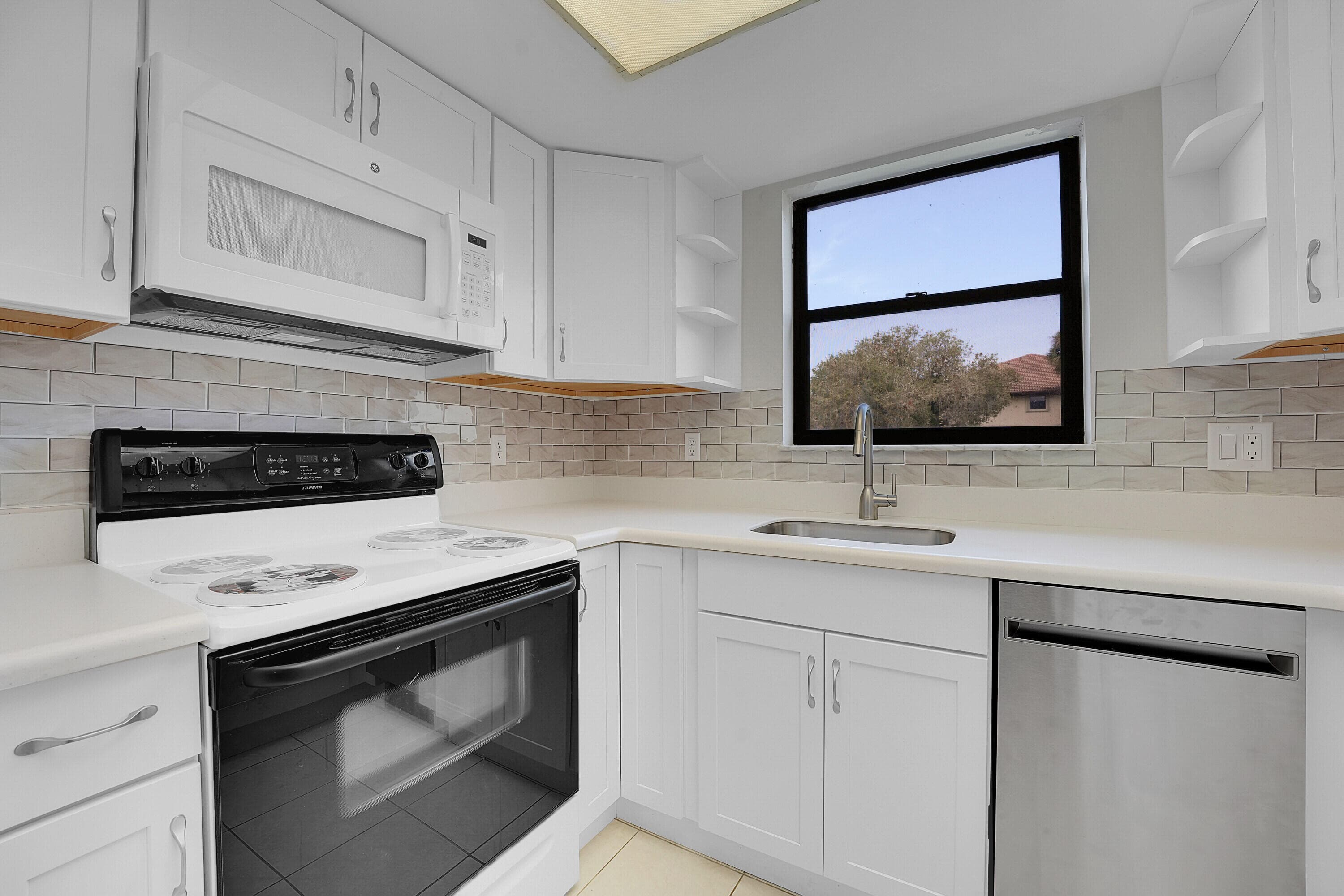 361 SW South River Drive 103, Stuart, FL 34997 — photo 10 of 62