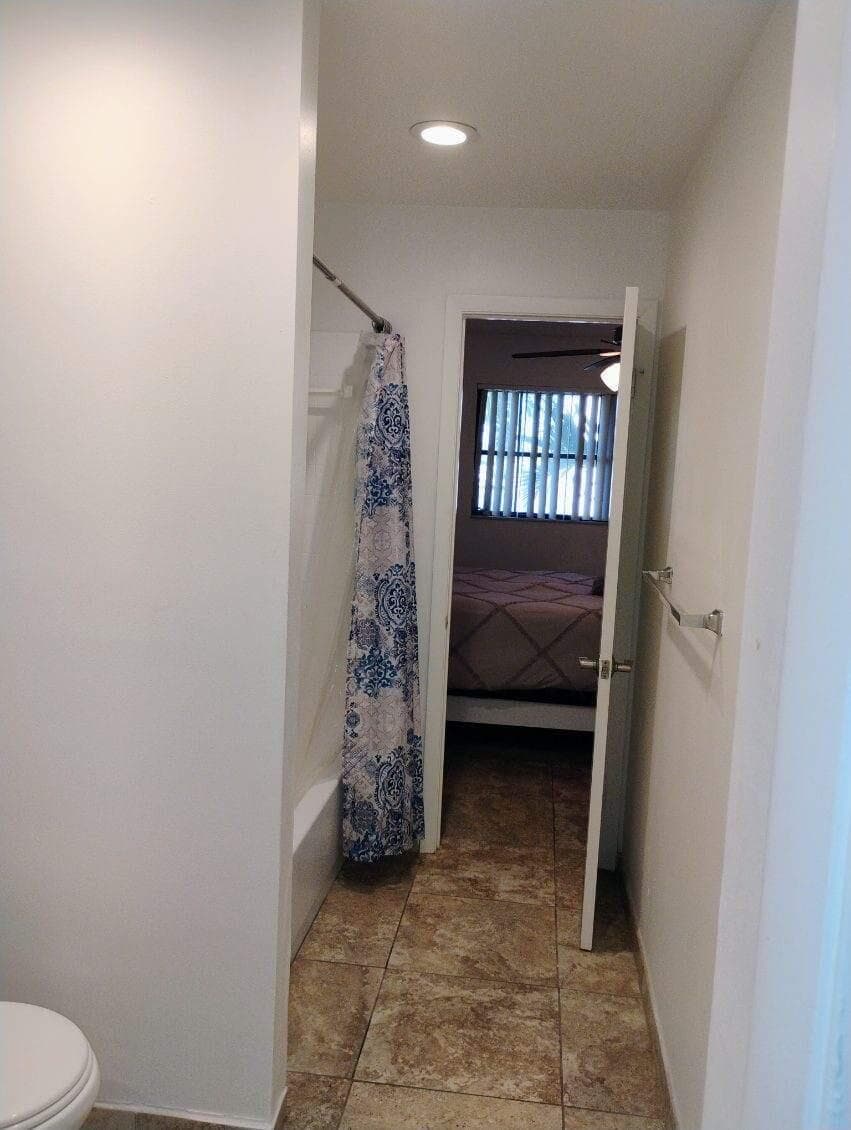 1827 Middle River Drive 4, Fort Lauderdale, FL 33305 — photo 13 of 24